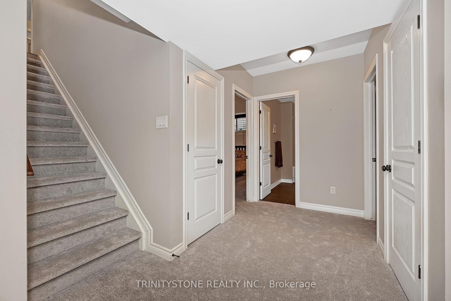 452 Landswood Way photo 35