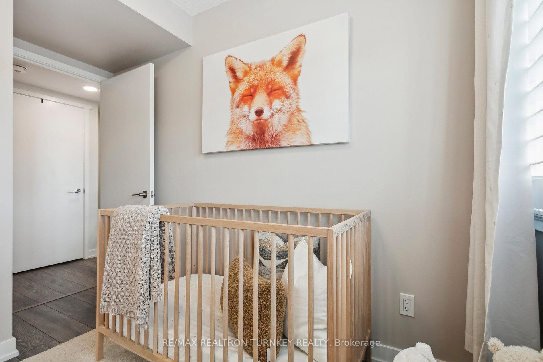 Perfect for Bedroom or Office