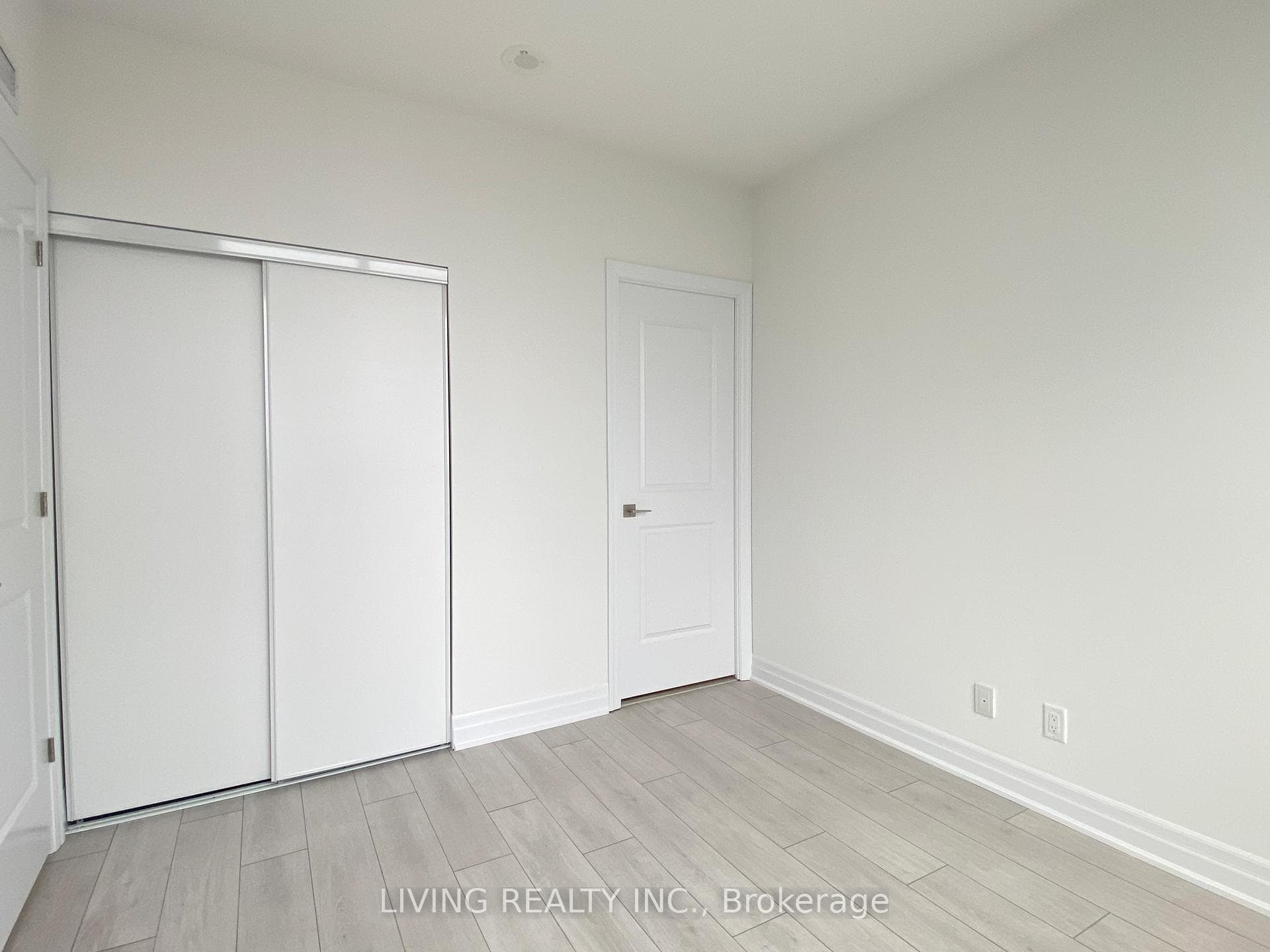 30 Elm Drive Unit 2007 photo 14