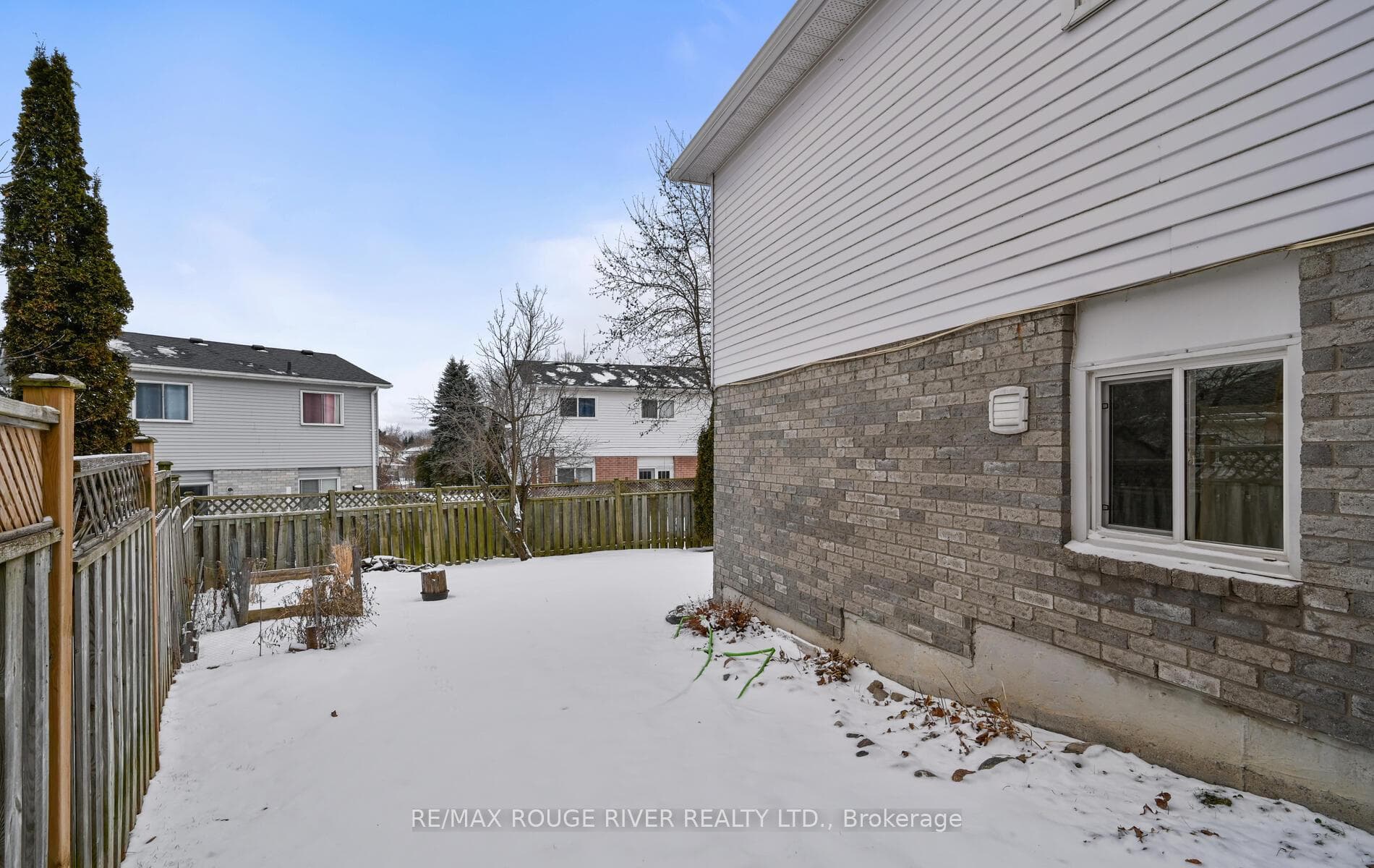 31 Broadlands Crescent photo 40