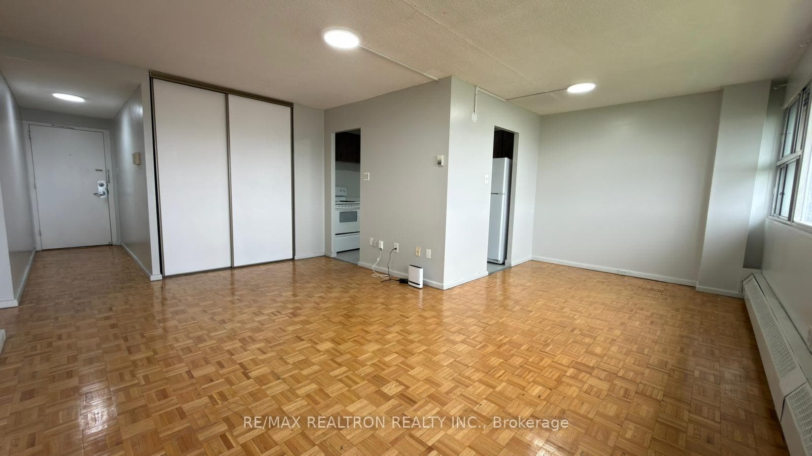 735 Don Mills Road Unit 1508 photo 2