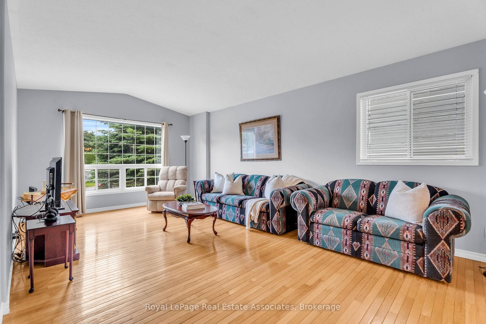433 Greenwood Street photo 6