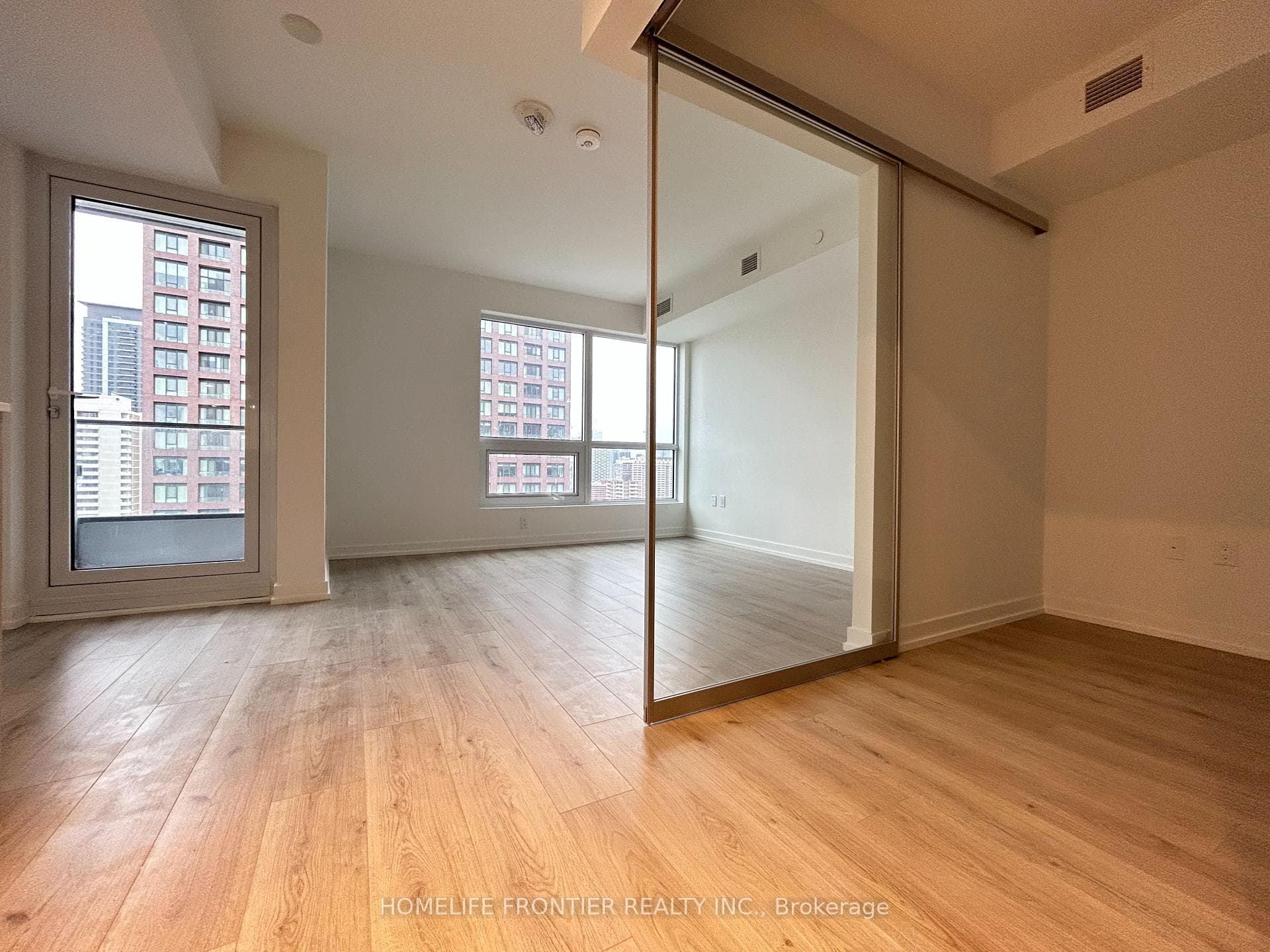 395 Bloor Street Unit 1812 photo 16