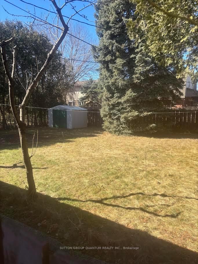 1382 Gainsborough Drive photo 28