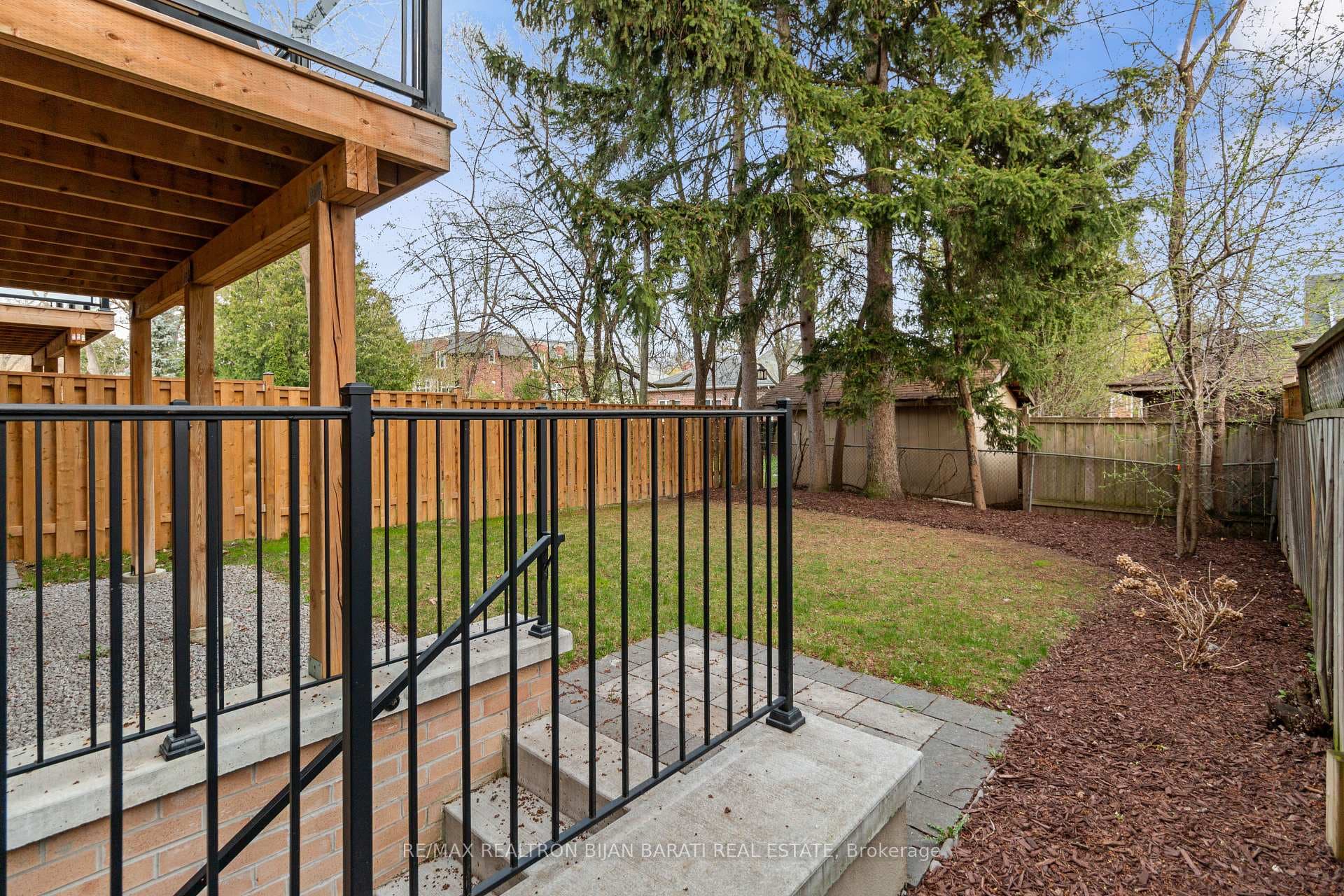 109 Kingsdale Avenue photo 48