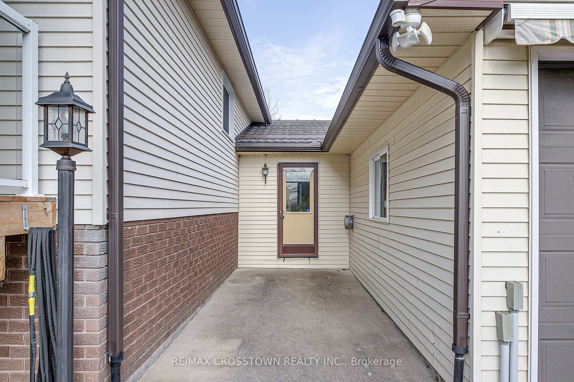 238 Spencer Avenue photo 7