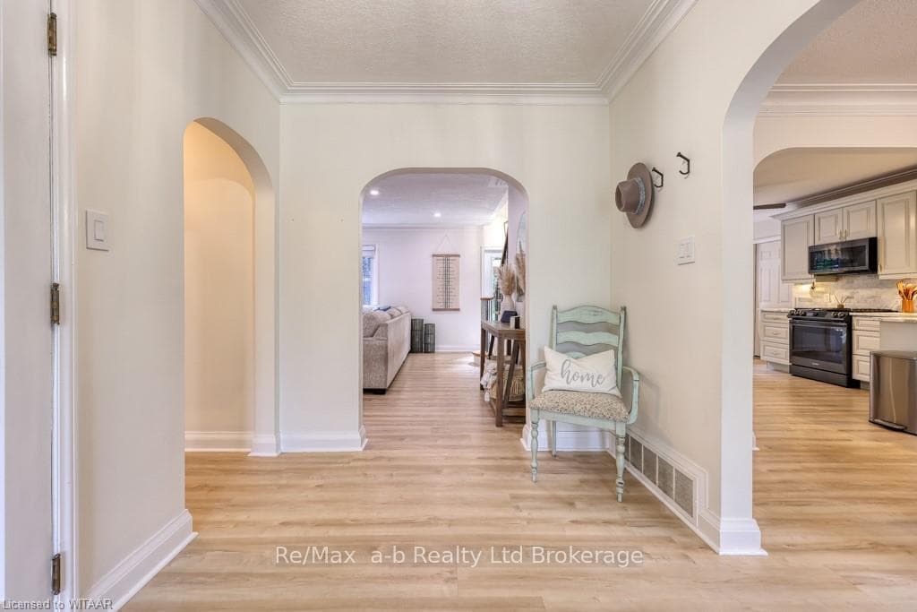 298 LIGHT Street photo 5