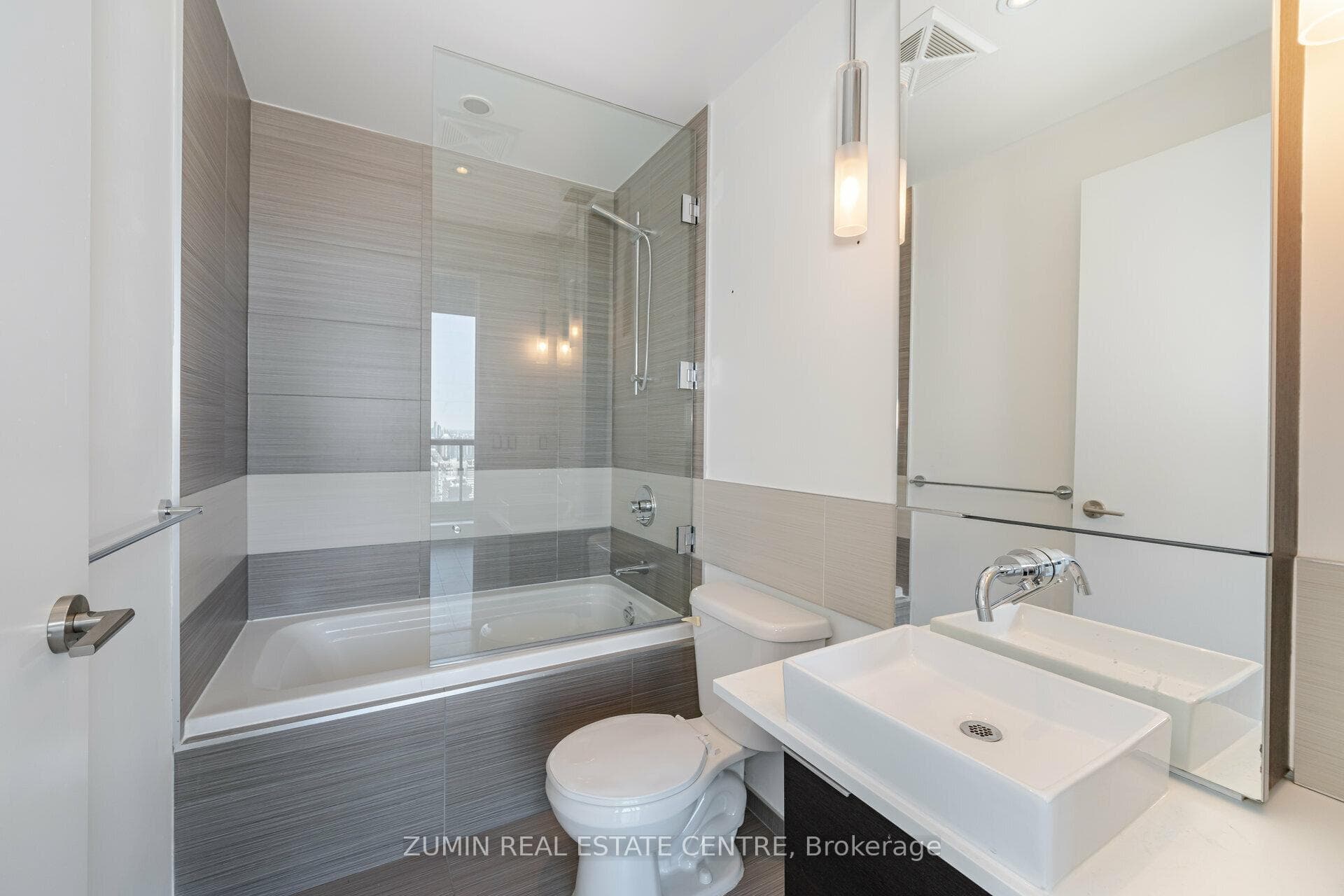 8 Charlotte Street Unit 3502 photo 11