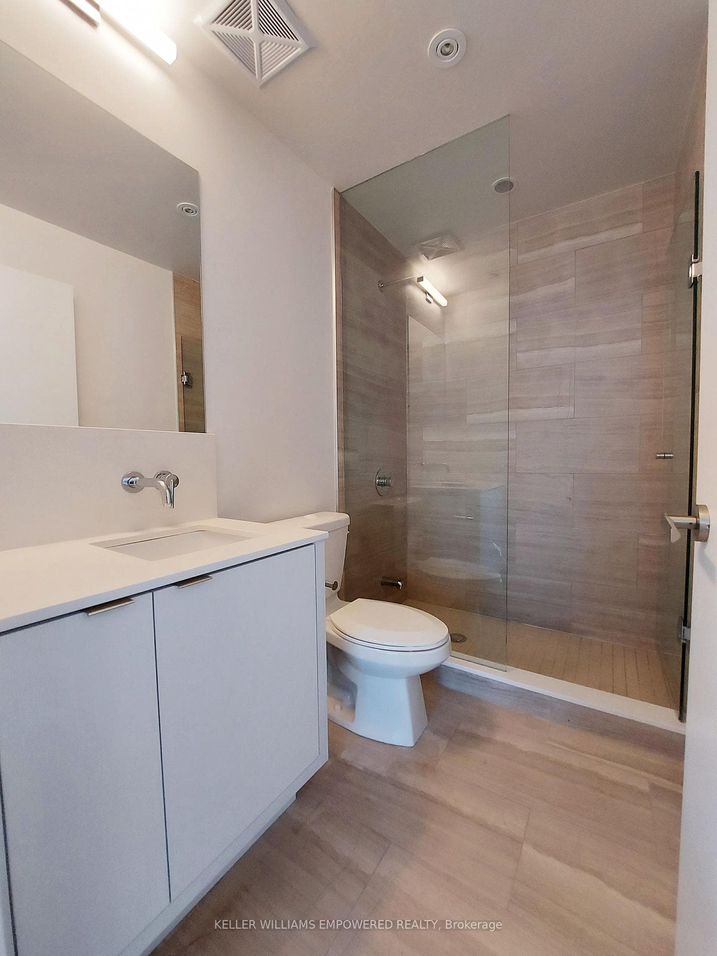 88 Harbour Street Unit 6304 photo 10