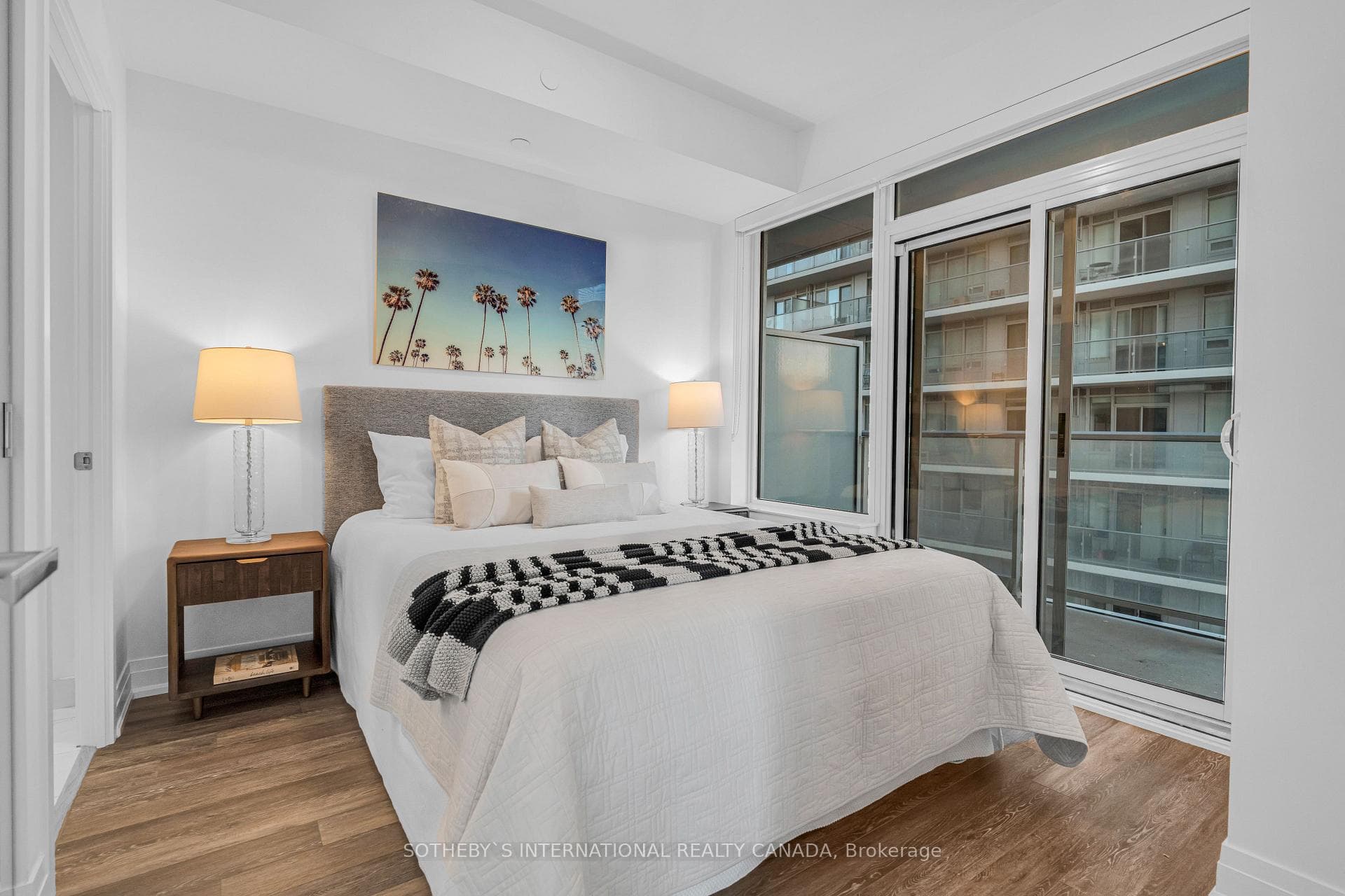 99 Broadway Avenue Unit 1809 photo 17