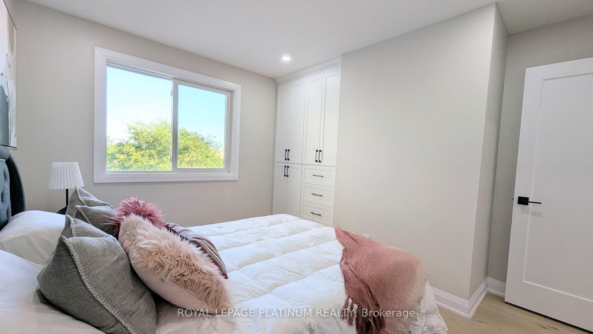 33 Greene Drive photo 22