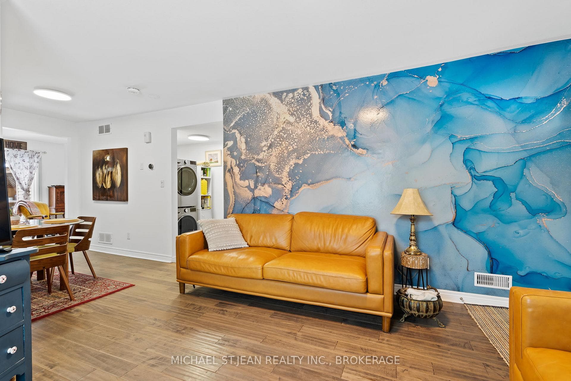 114 Davis Street photo 5