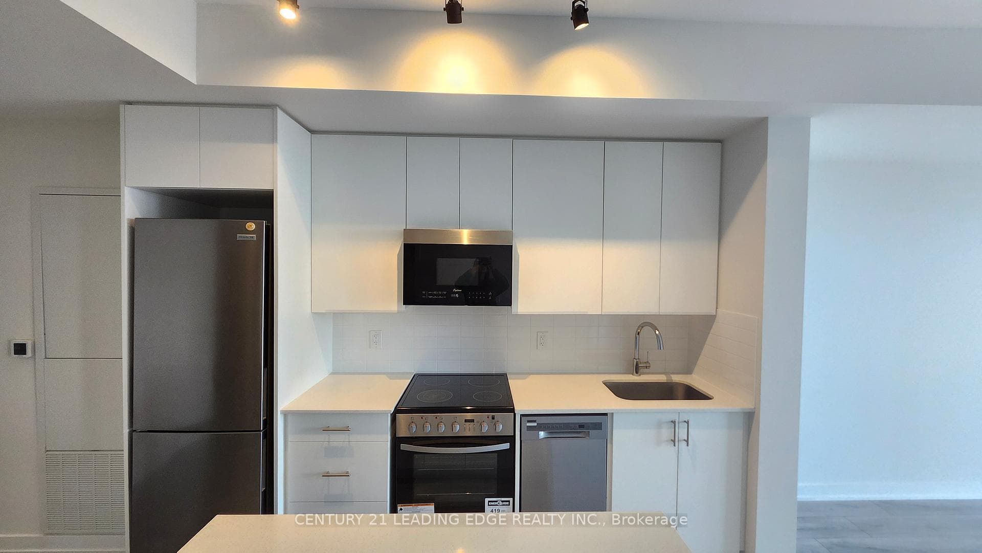15 Ellerslie Avenue Unit 2511 photo 5