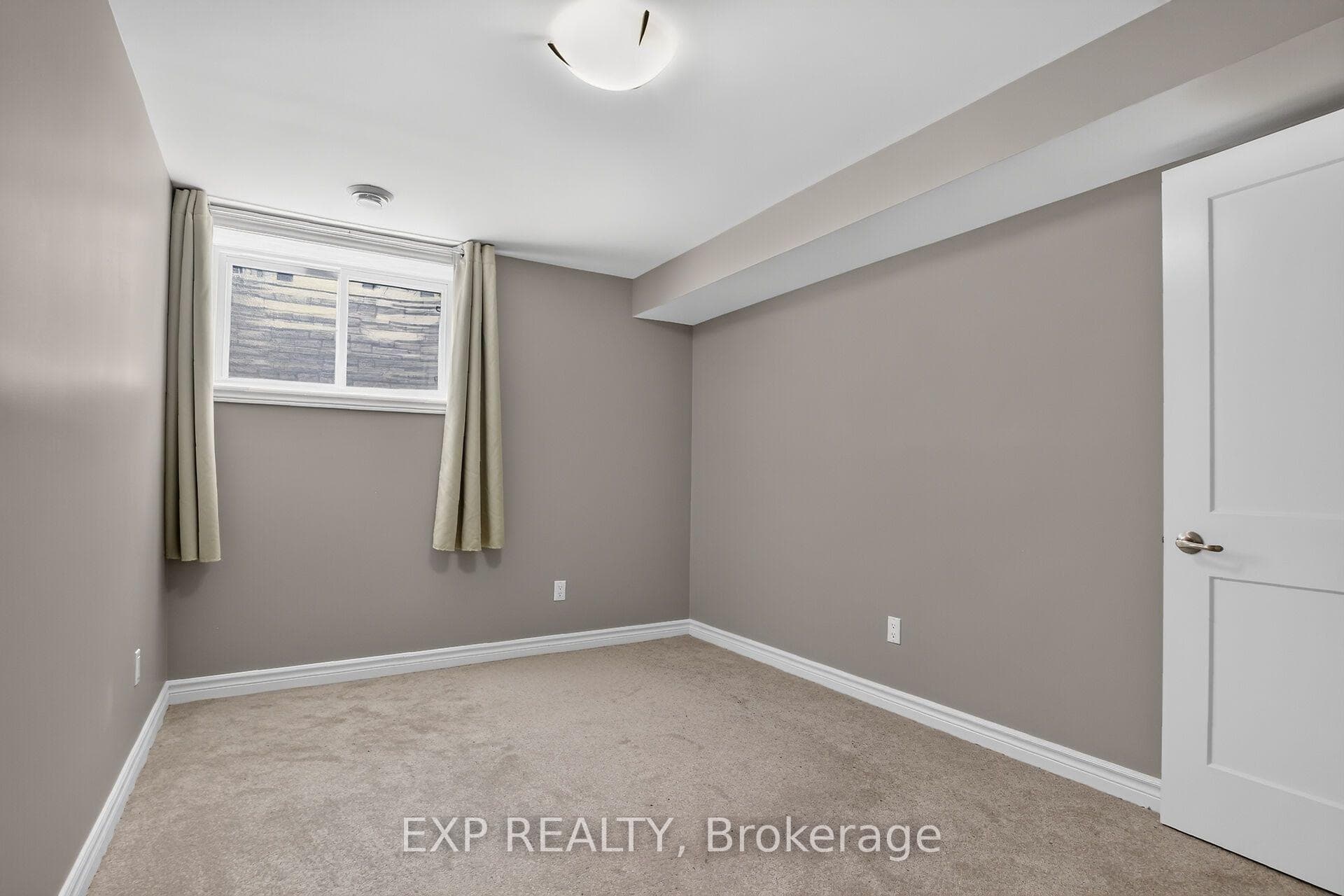 98 Seabert Drive photo 27