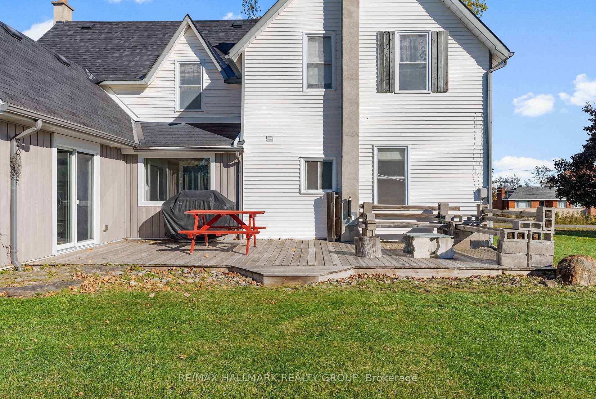 1456 Meadow Drive photo 11