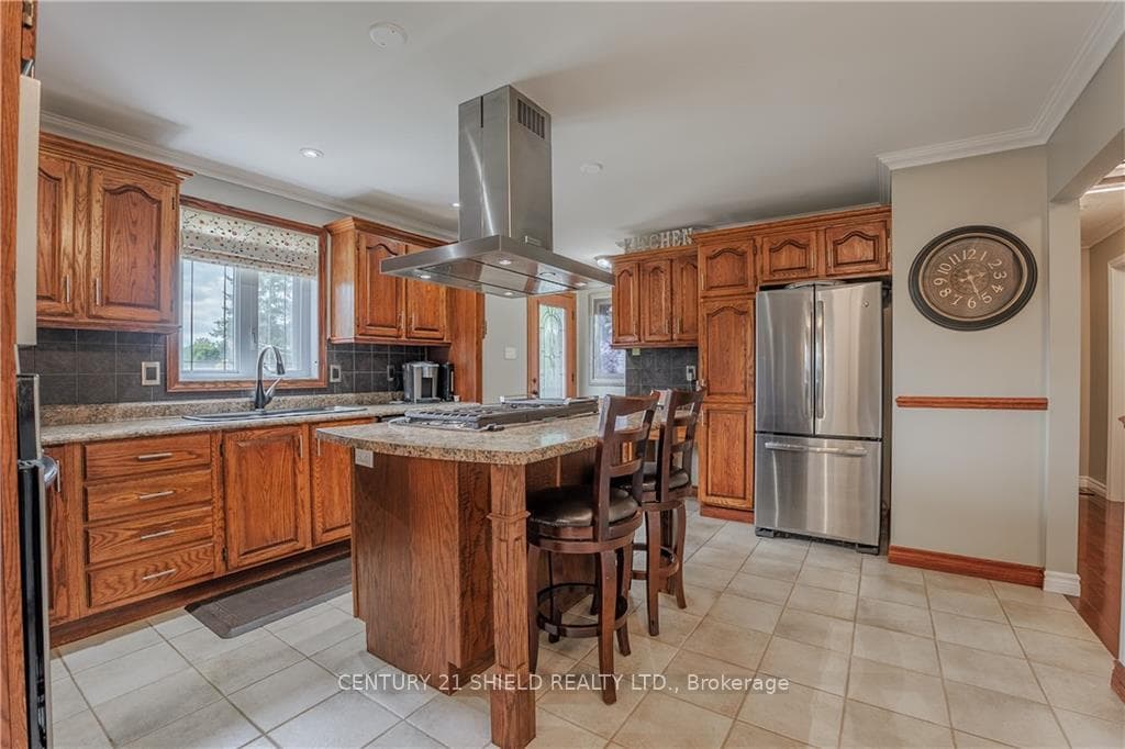 22 FAIRHOLME Drive photo 18