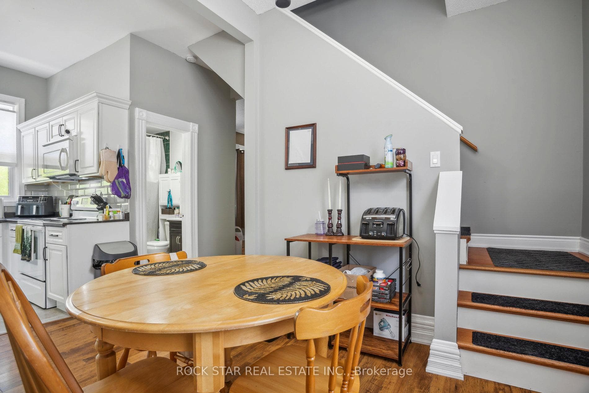 502 GREY Street photo 9