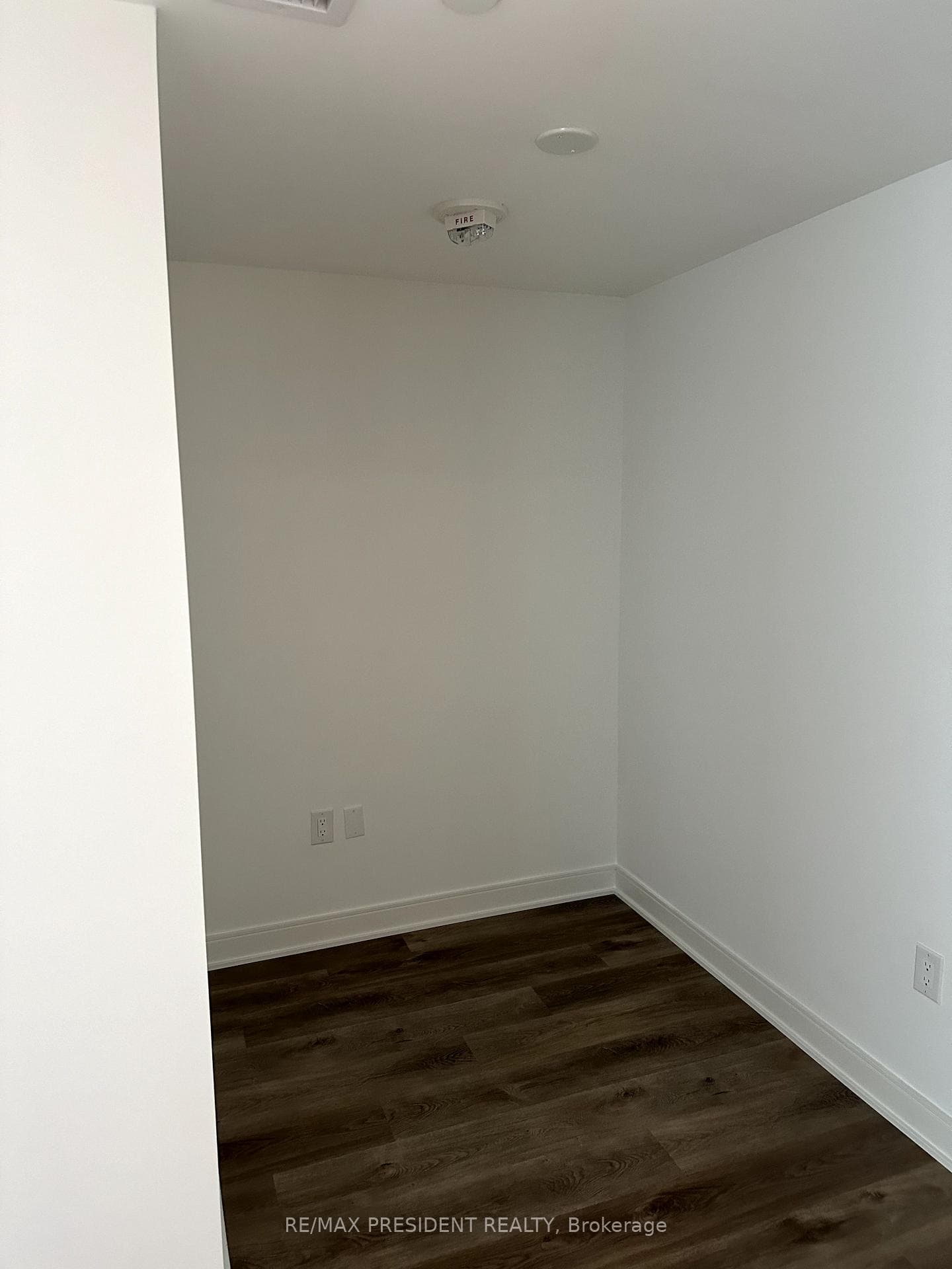 86 Dundas Street Unit 921 photo 8