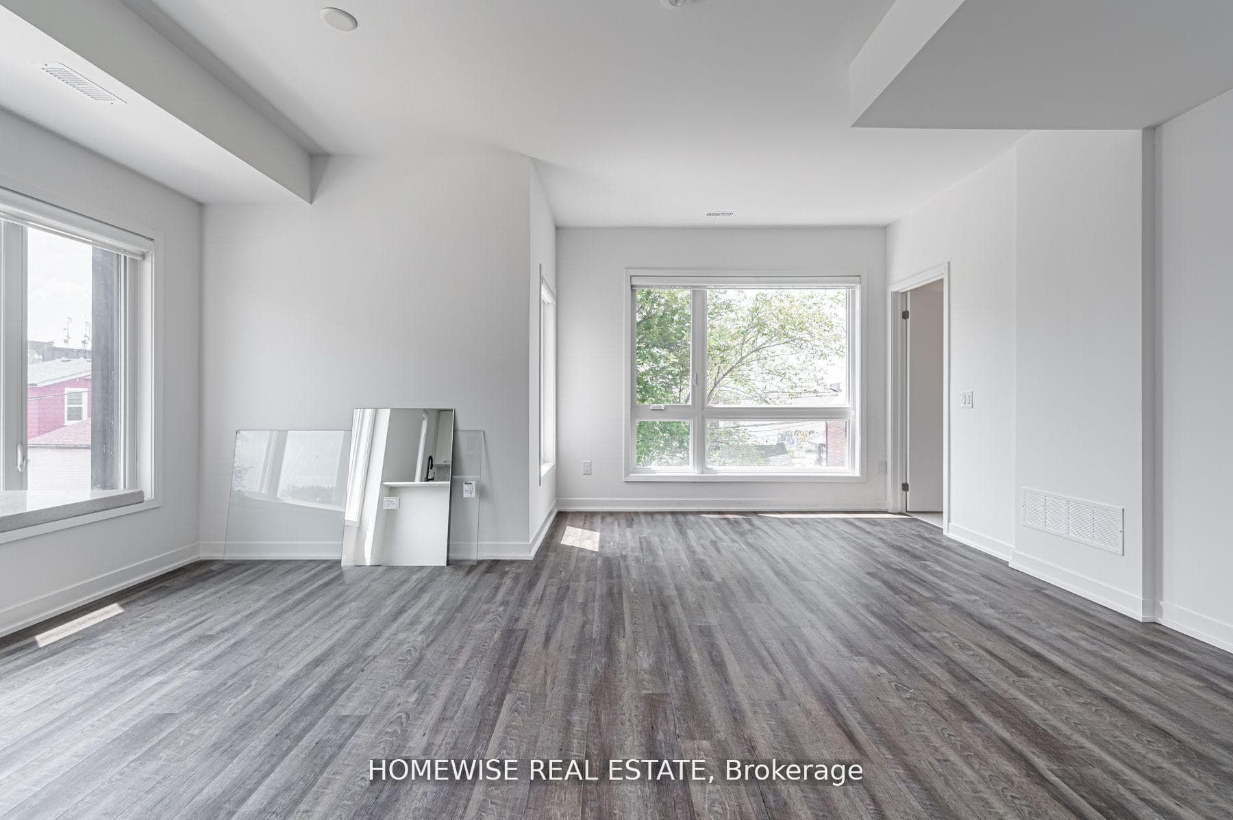 20 Ed Clark Gardens Boulevard Unit TH7 photo 4