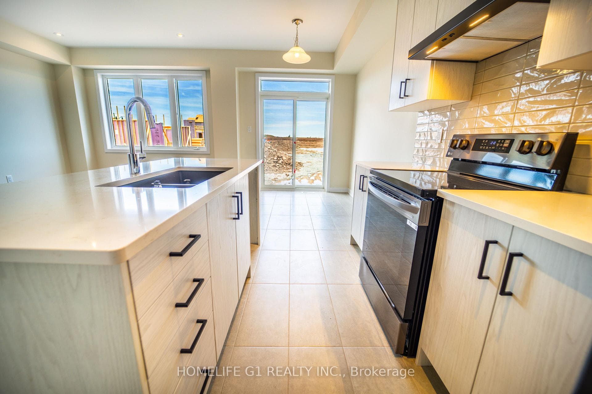 24 Rowlock Street photo 14