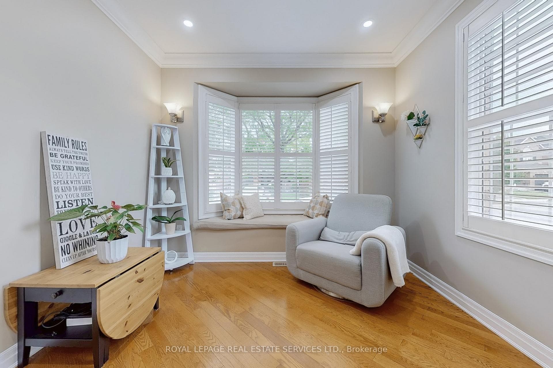659 Hood Terrace photo 7