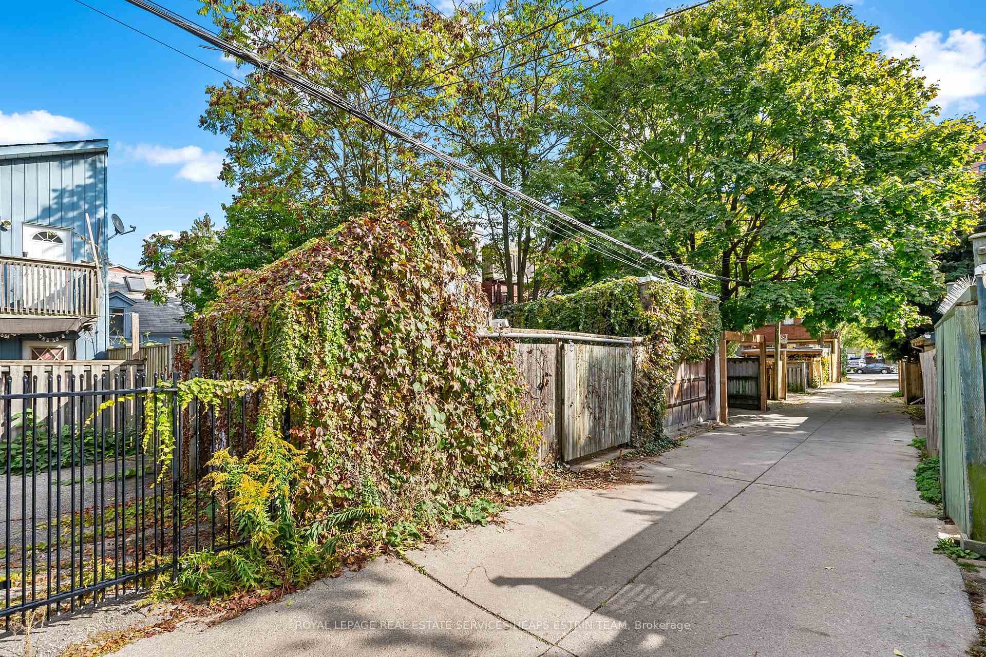 210 Ontario Street photo 37