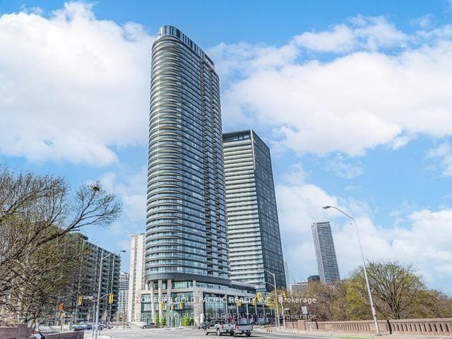 585 Bloor Street Unit 917 photo 1