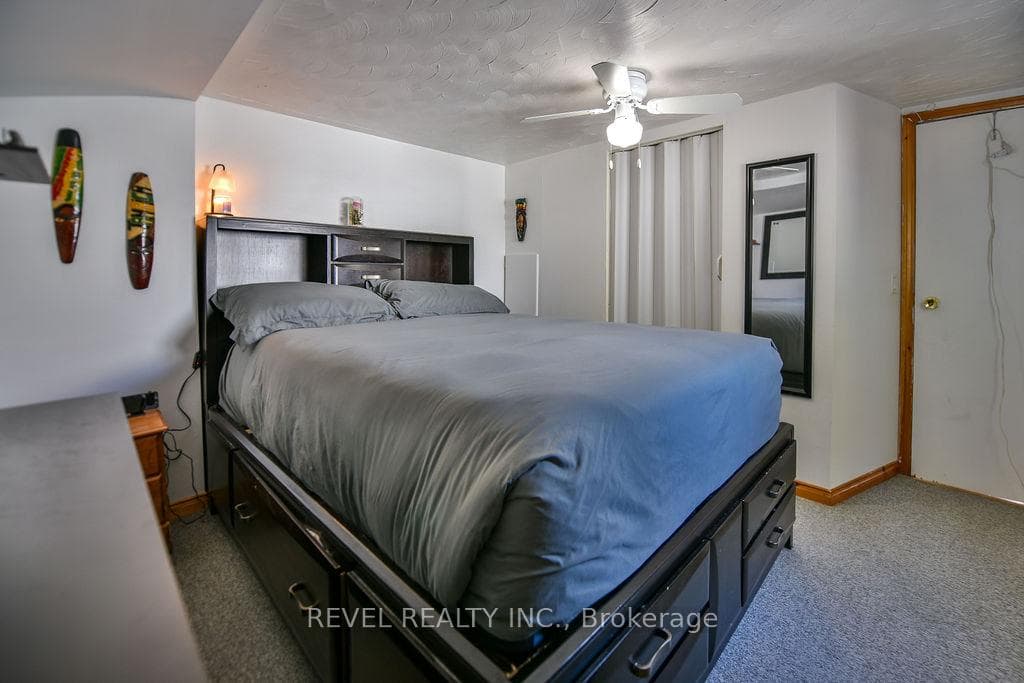 2 Rovie Avenue photo 15