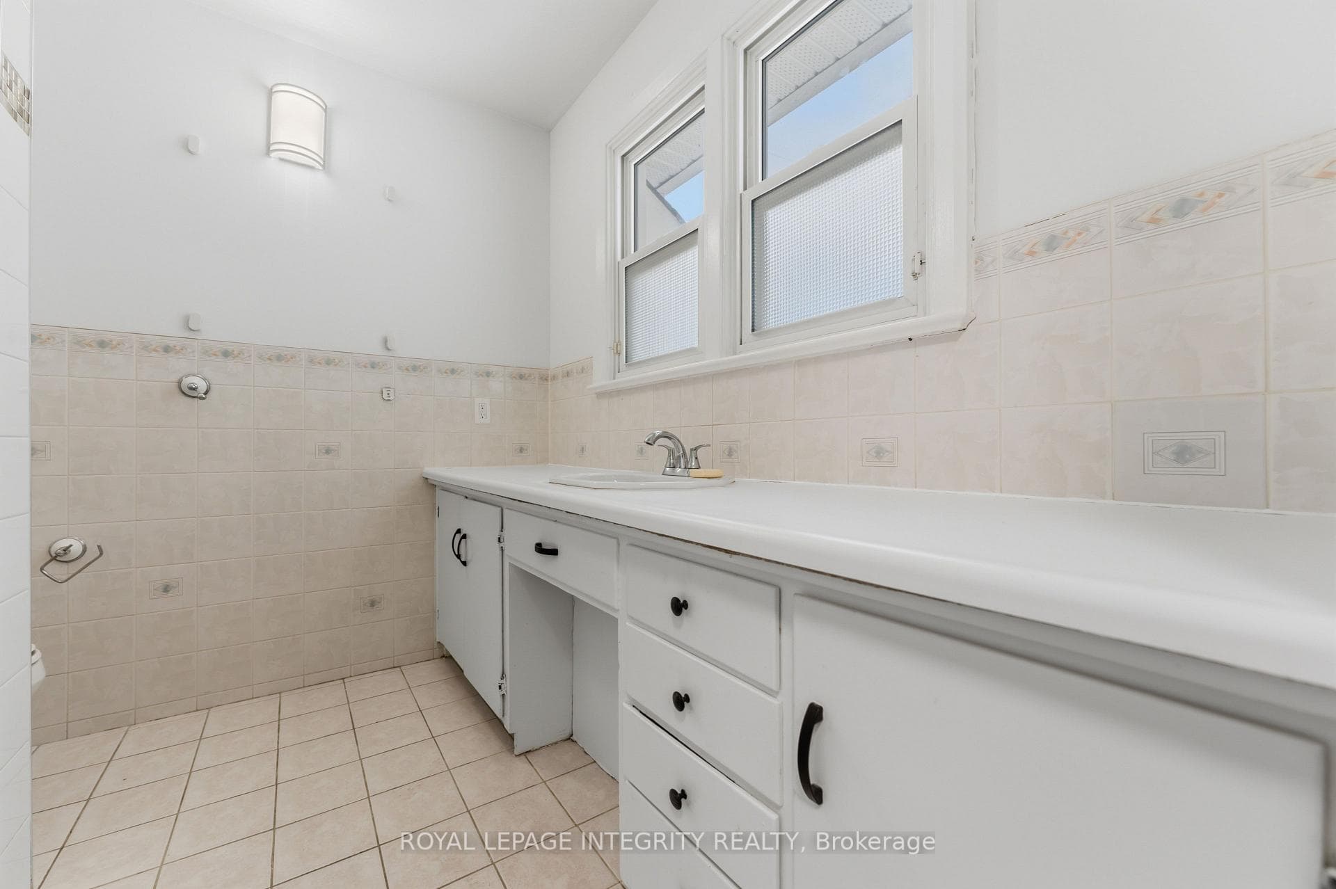 1873 Fairbanks Avenue photo 19