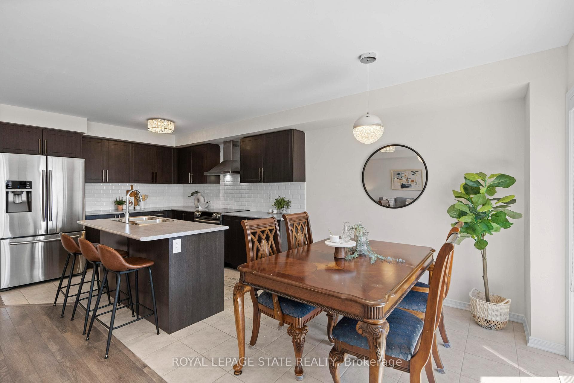 89 Thompson Road photo 17