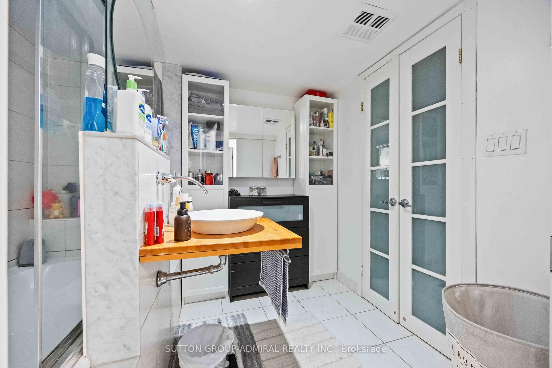 550 Queens Quay Unit 726 photo 31