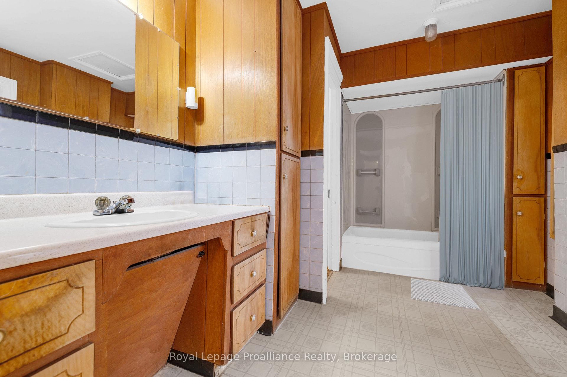 184 Edward Street photo 33