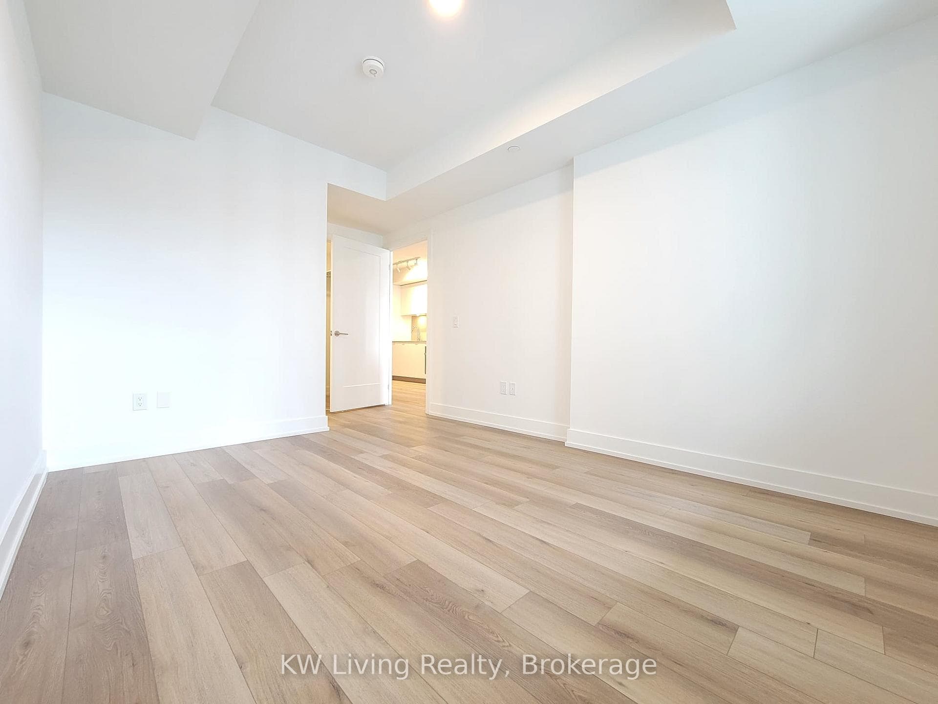 8 Cedarland Drive Unit 1002 photo 12