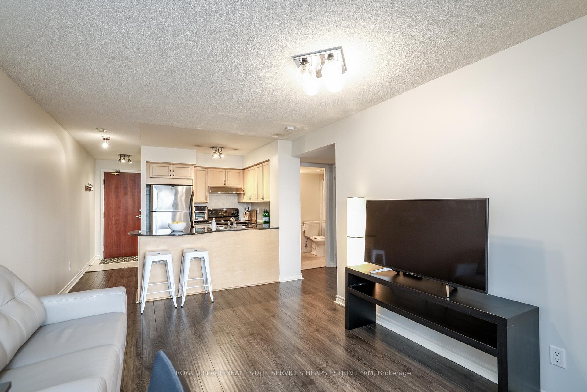 18 Kenaston Gardens Unit 801 photo 3