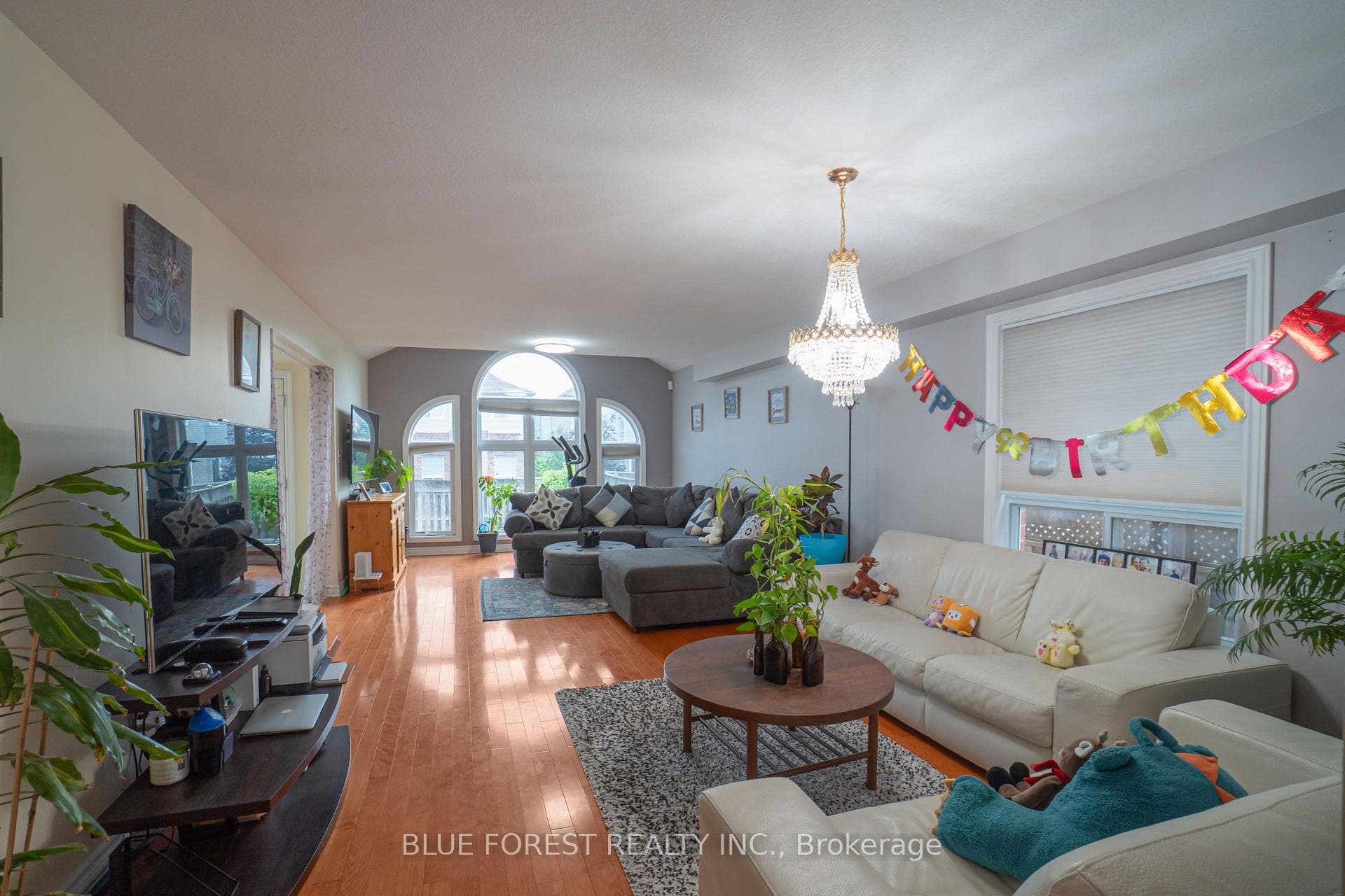 1817 Gough Avenue photo 9