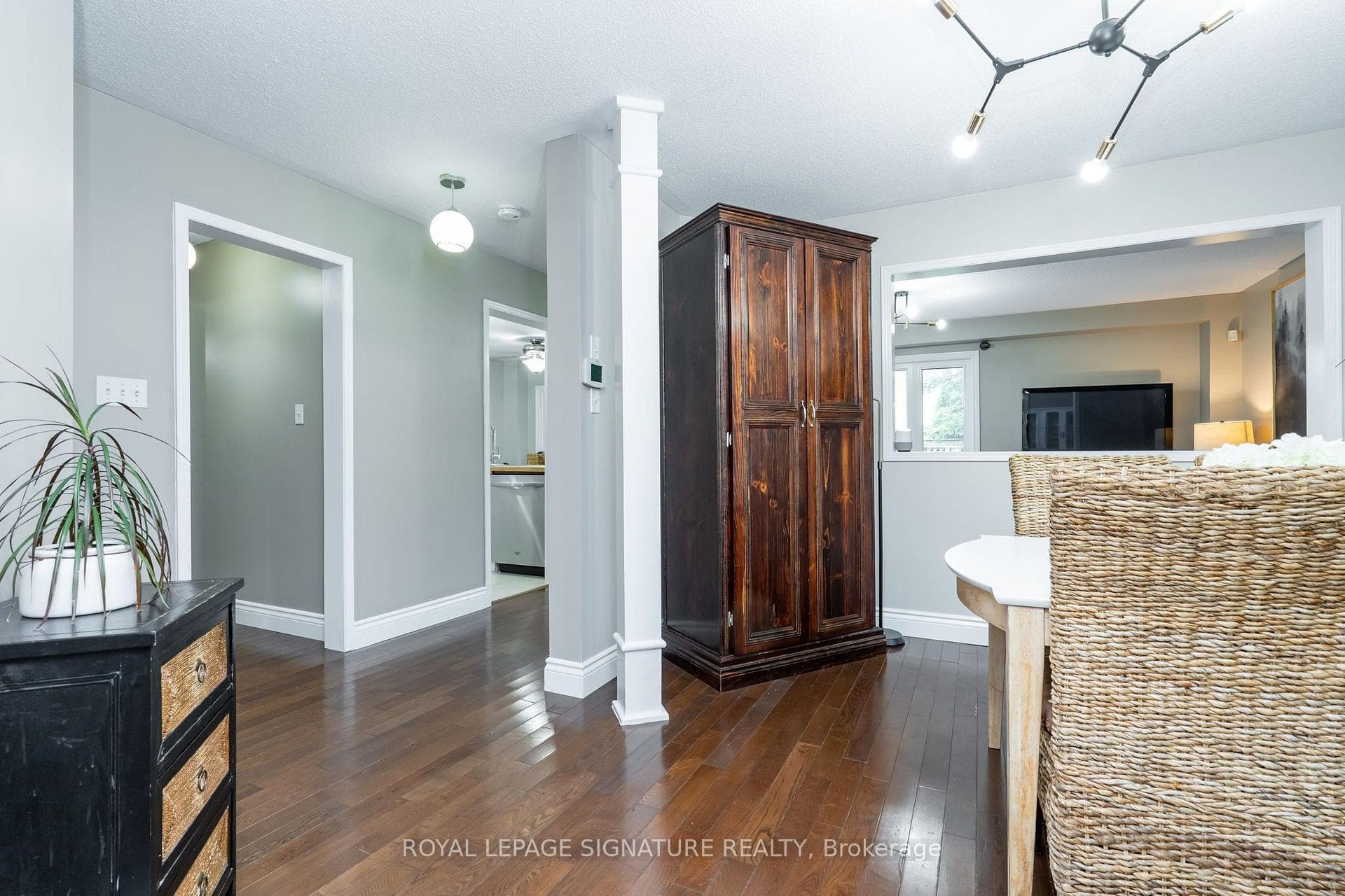 348 Edenbrook Hill Drive photo 4