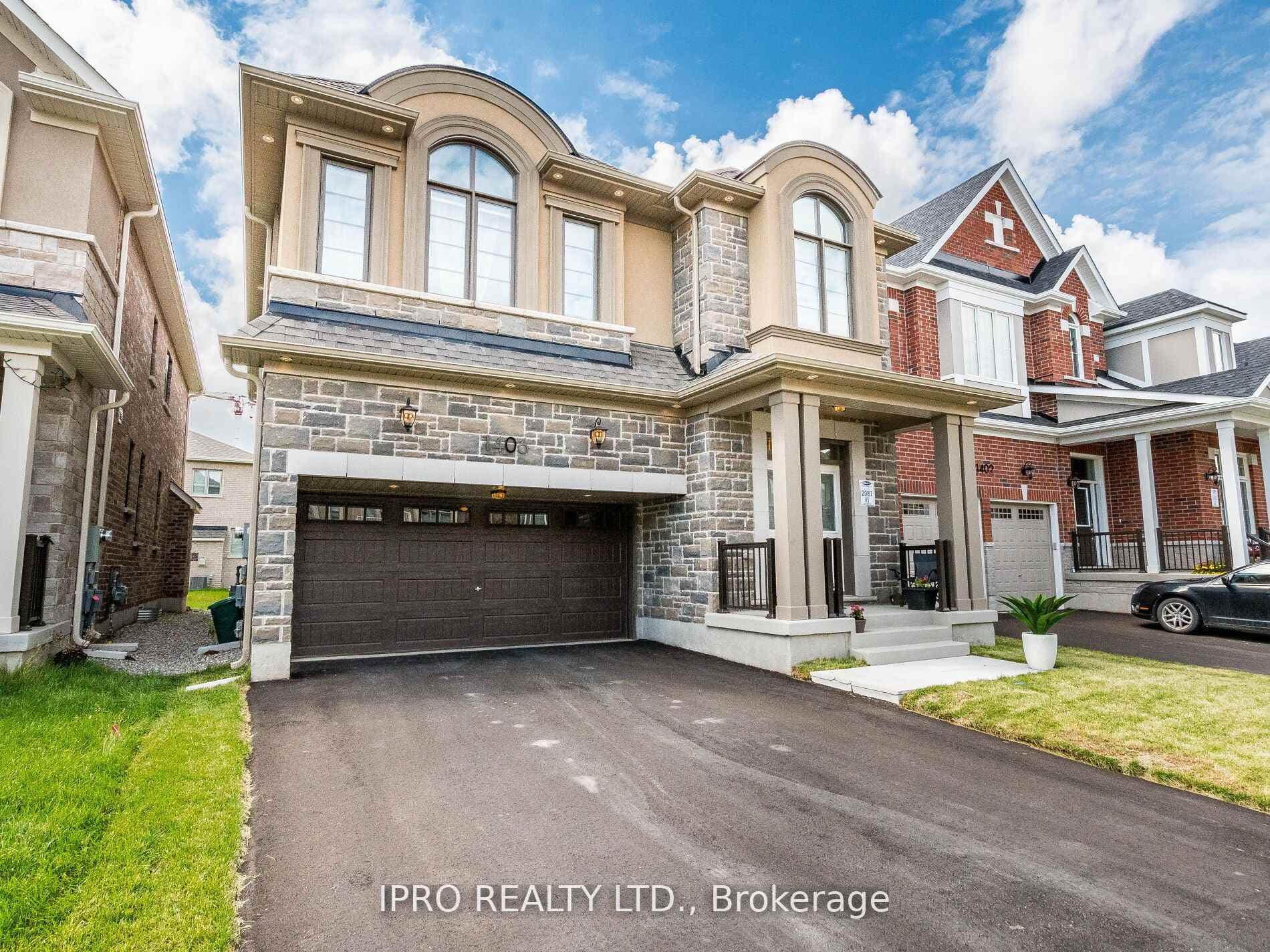 1406 Lobelia Crescent photo 1