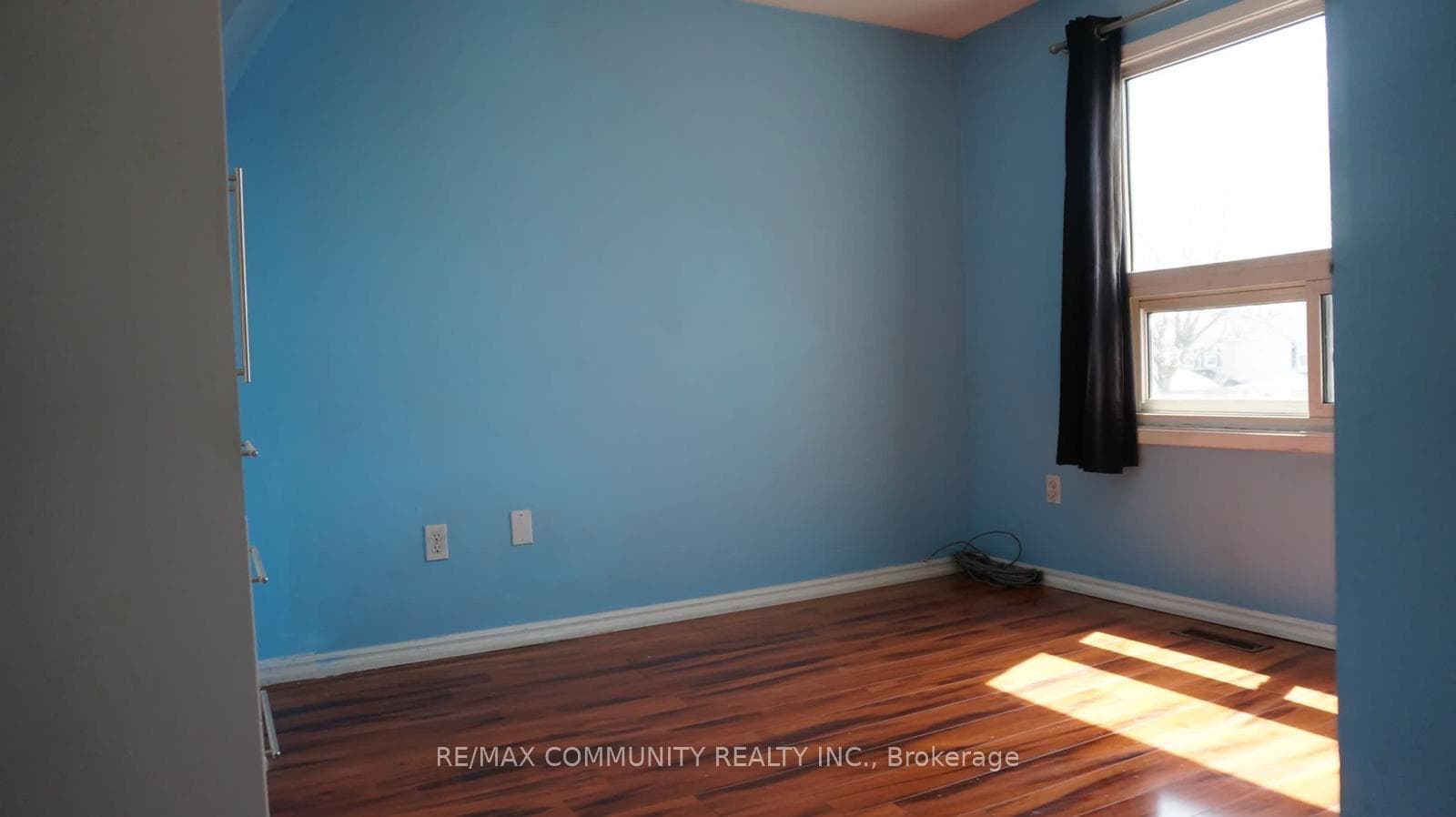 56 Overlord Crescent Unit UPPER photo 15