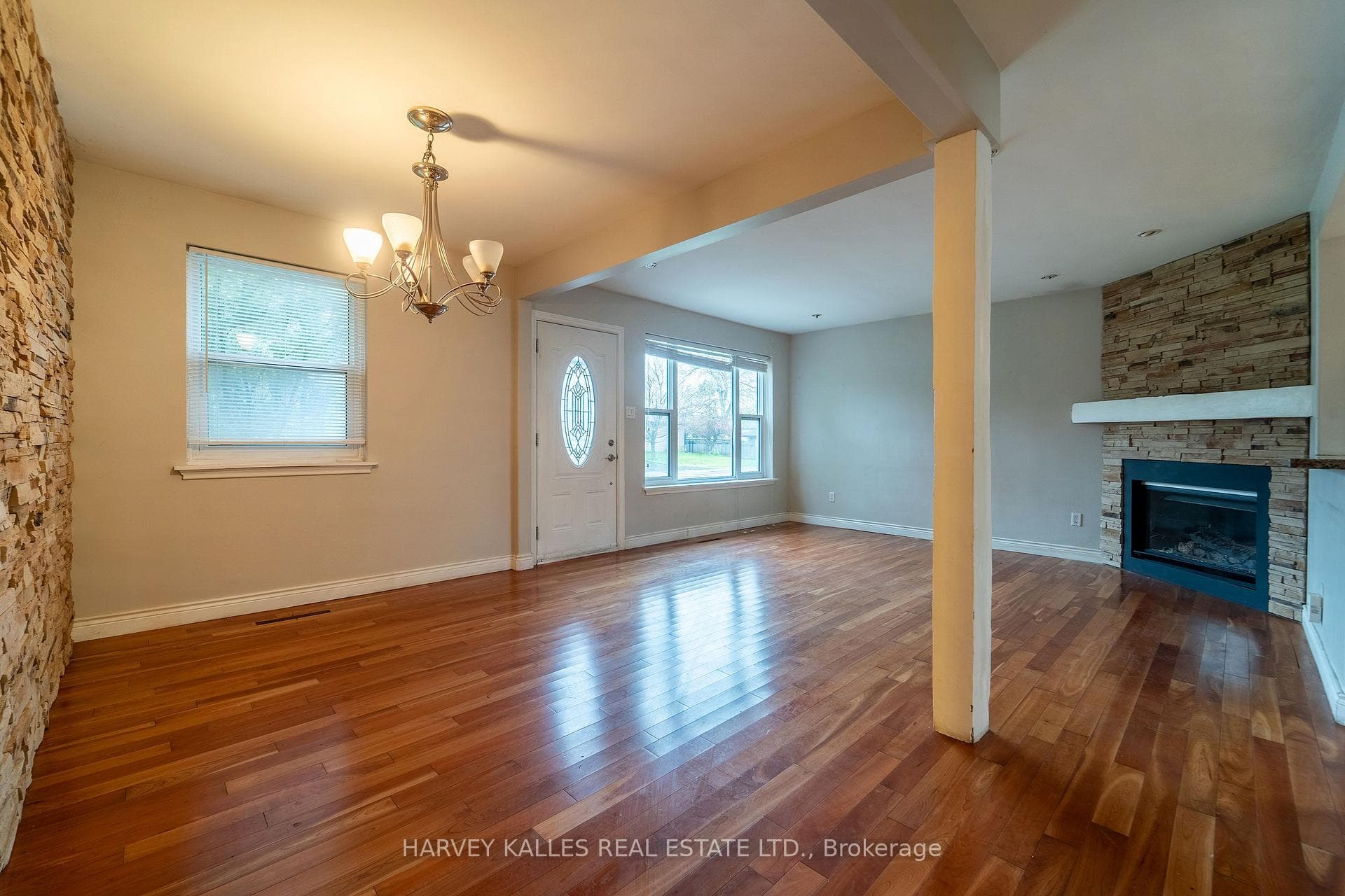 1024 Pinegrove Road photo 6