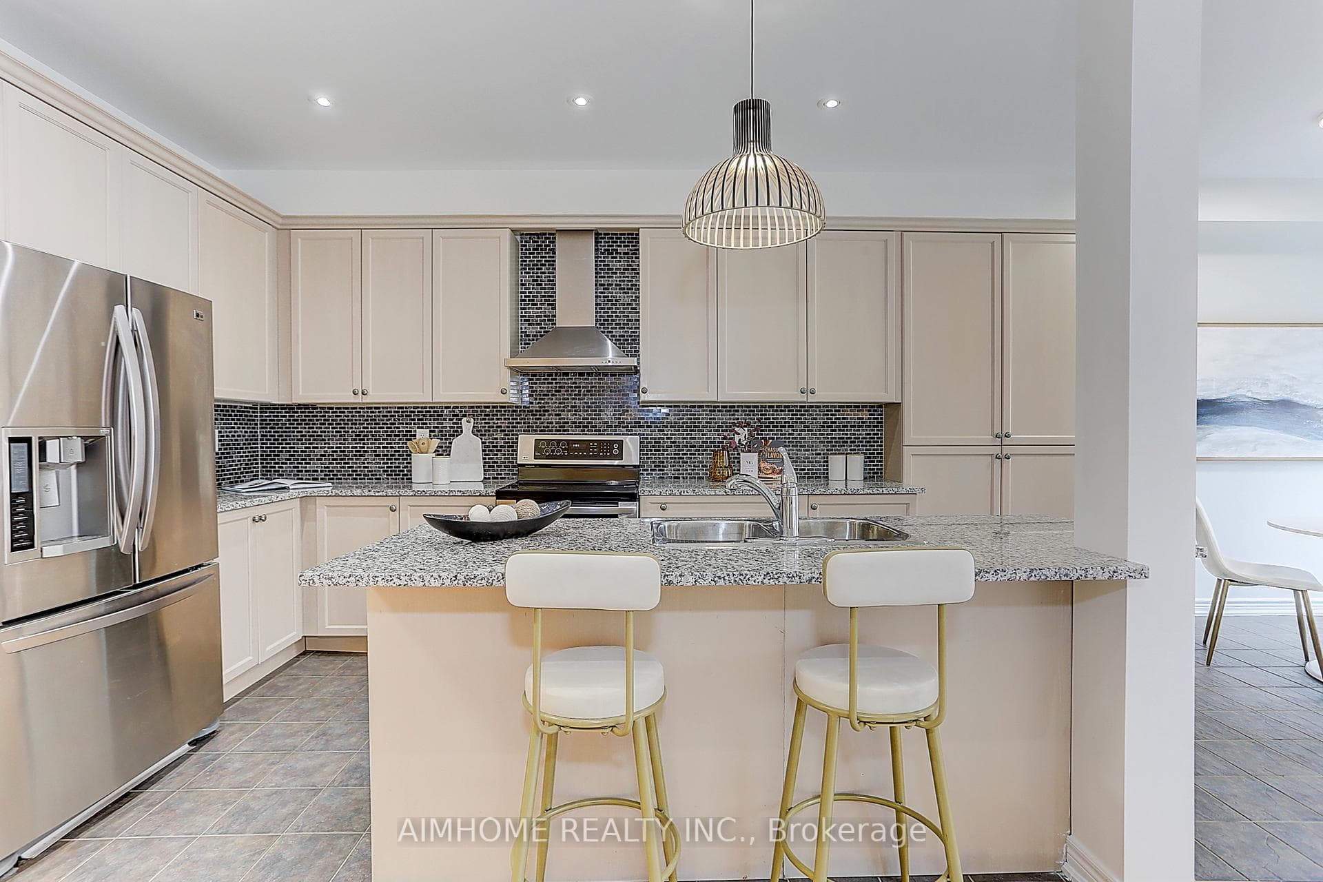 203 Angus Glen Boulevard photo 10