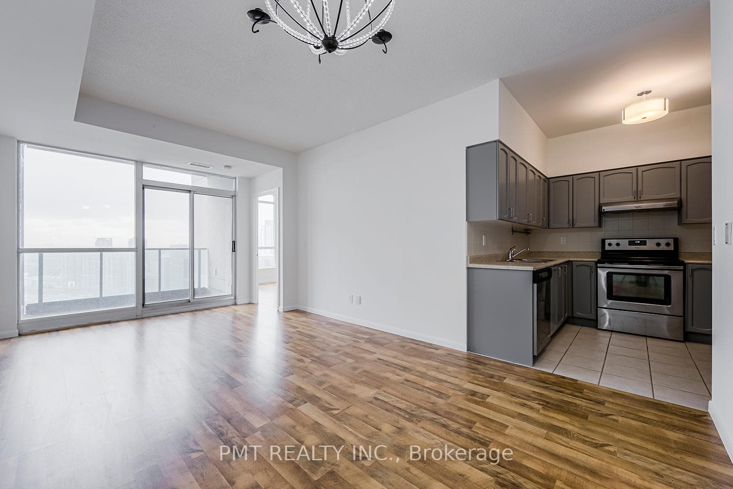 219 Fort York Boulevard Unit 3212 photo 2