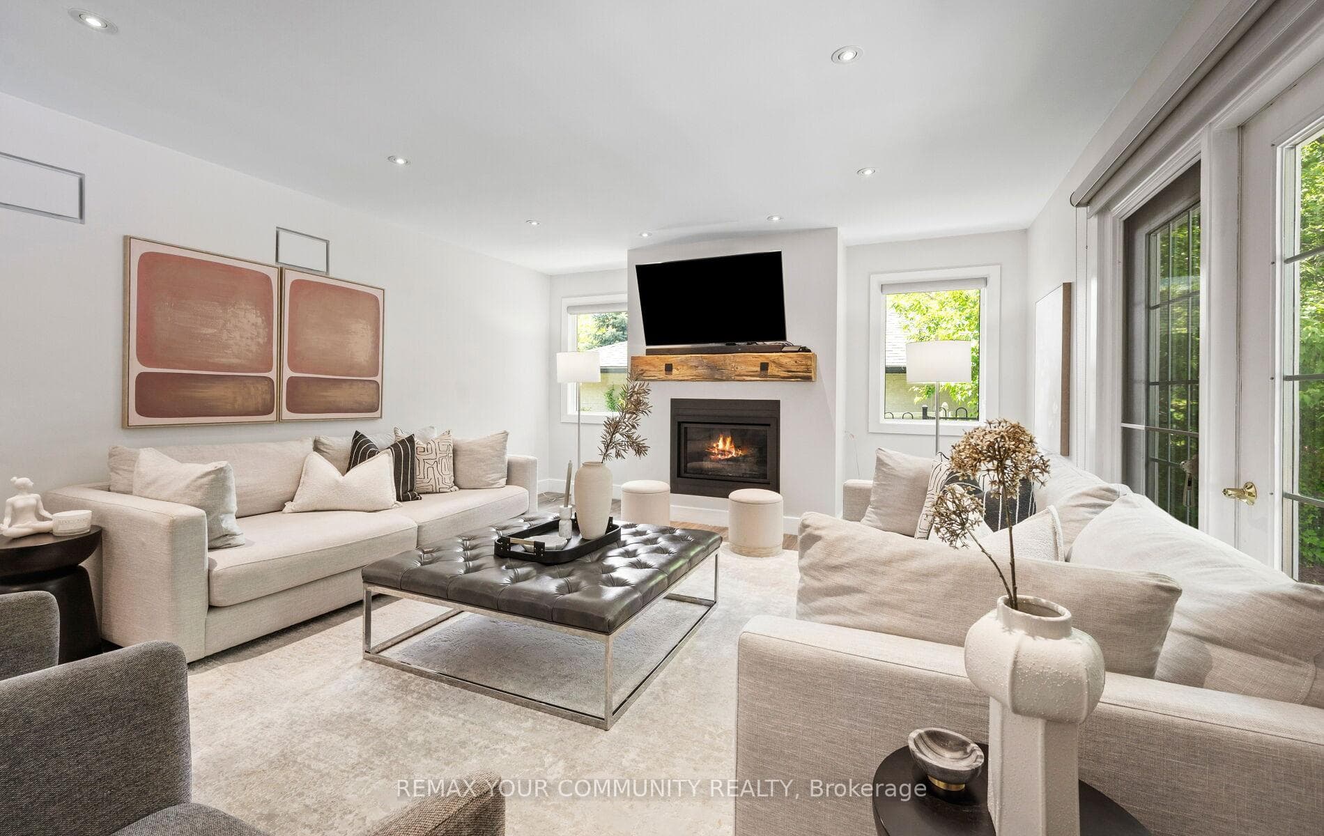 24 Hawthorne Lane photo 13