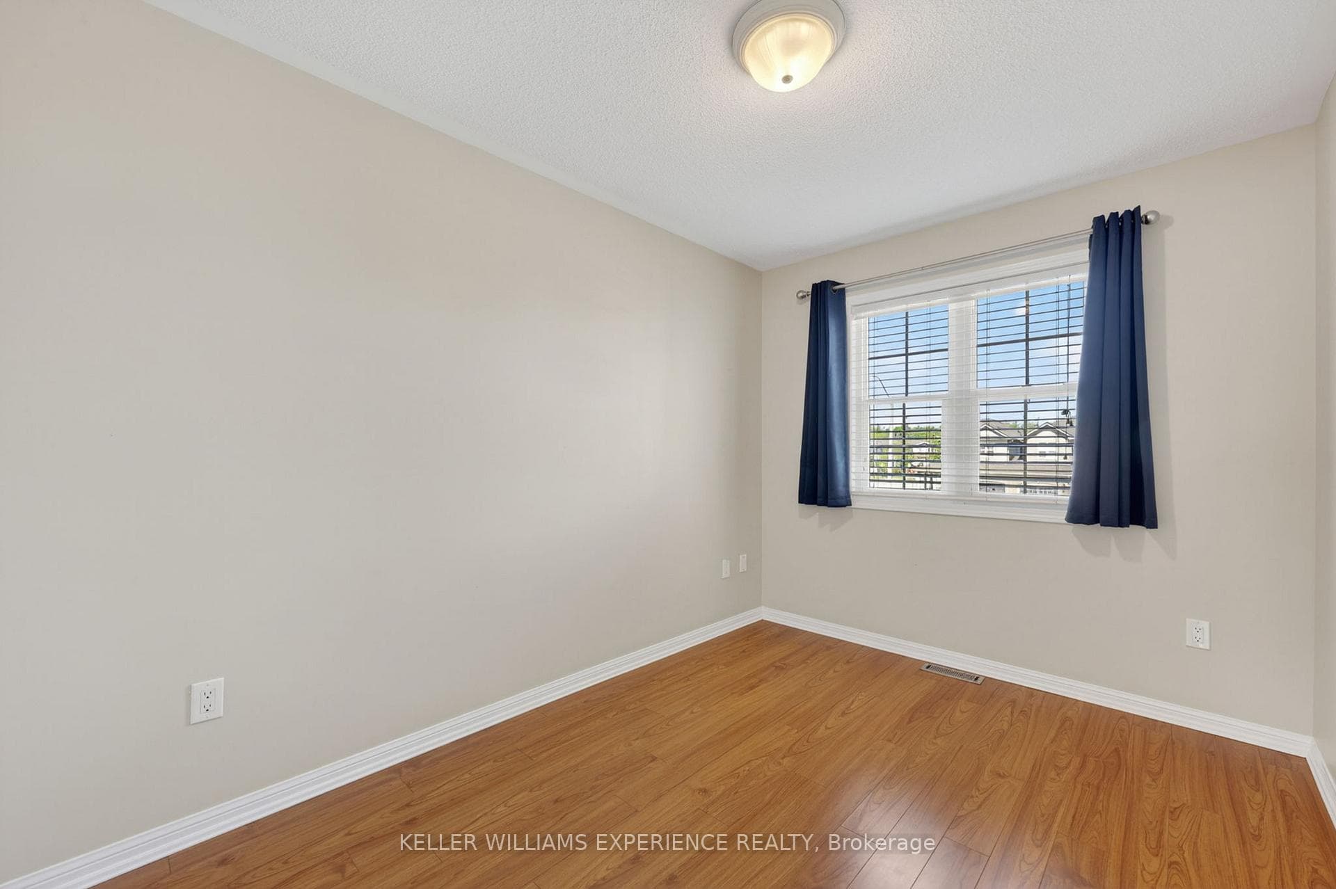 76 Commonwealth Road photo 32