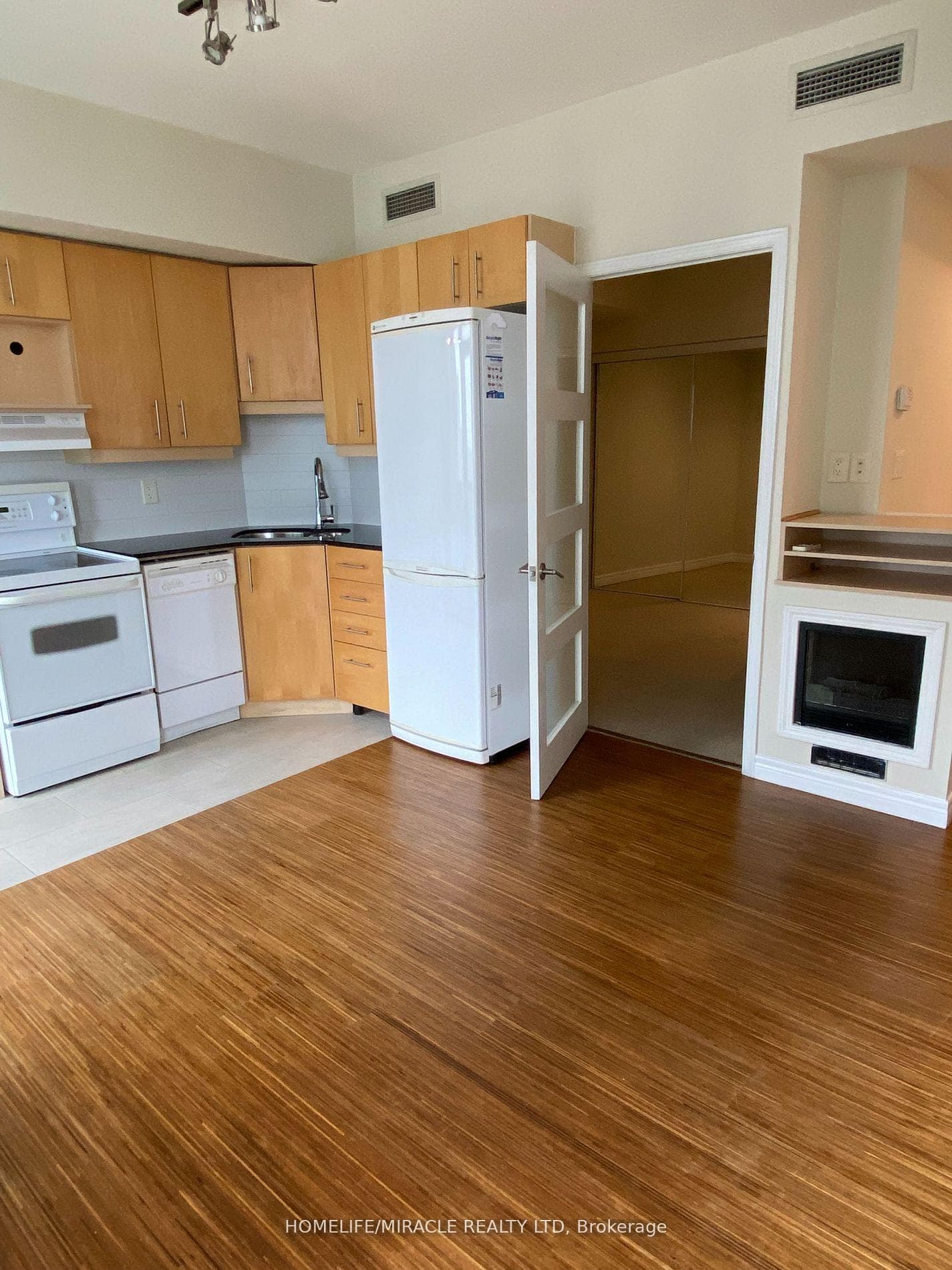 3504 Hurontario Street Unit 2907 photo 8