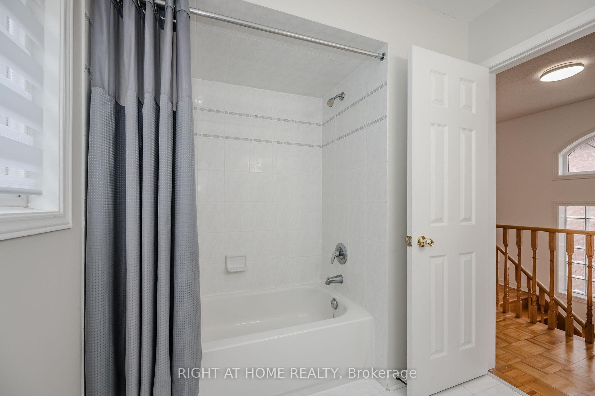 81 Ronan Crescent photo 28
