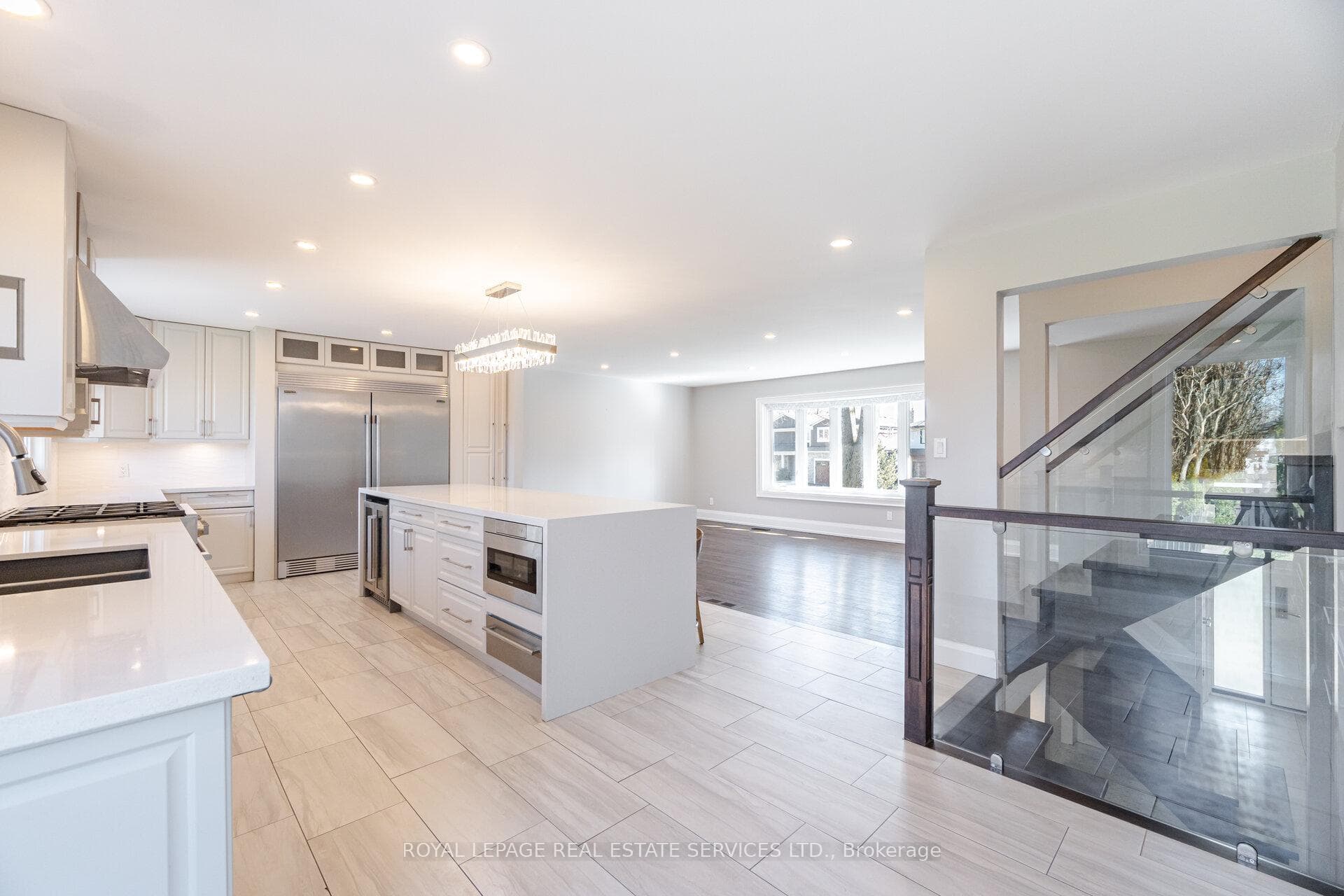 241 Sunrise Crescent photo 18