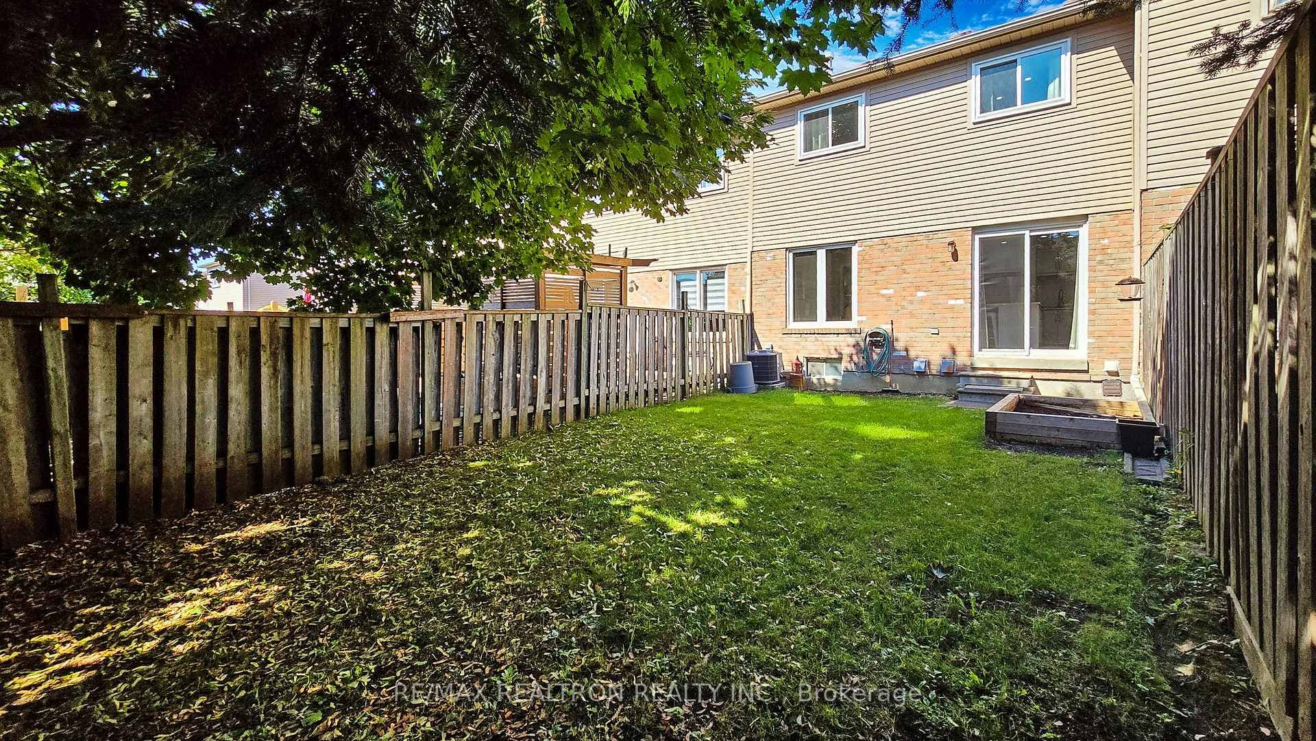 17 Pine Gate Place photo 36