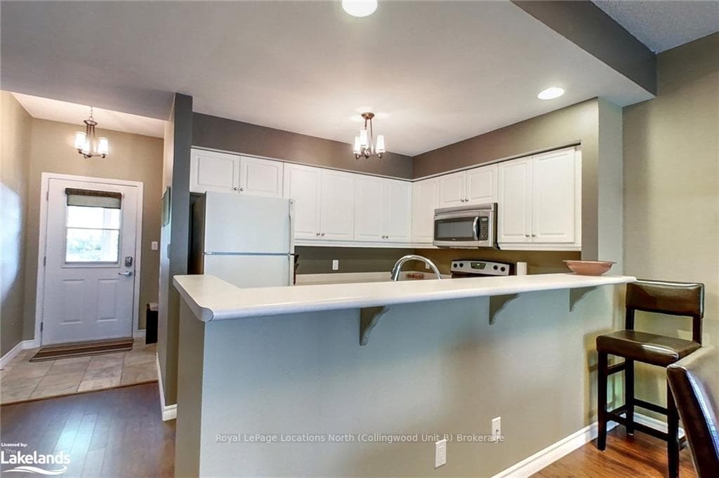 933 CEDAR POINTE Court photo 7