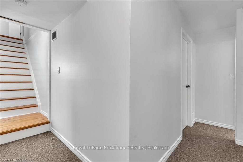 965 LINCOLN Drive photo 31