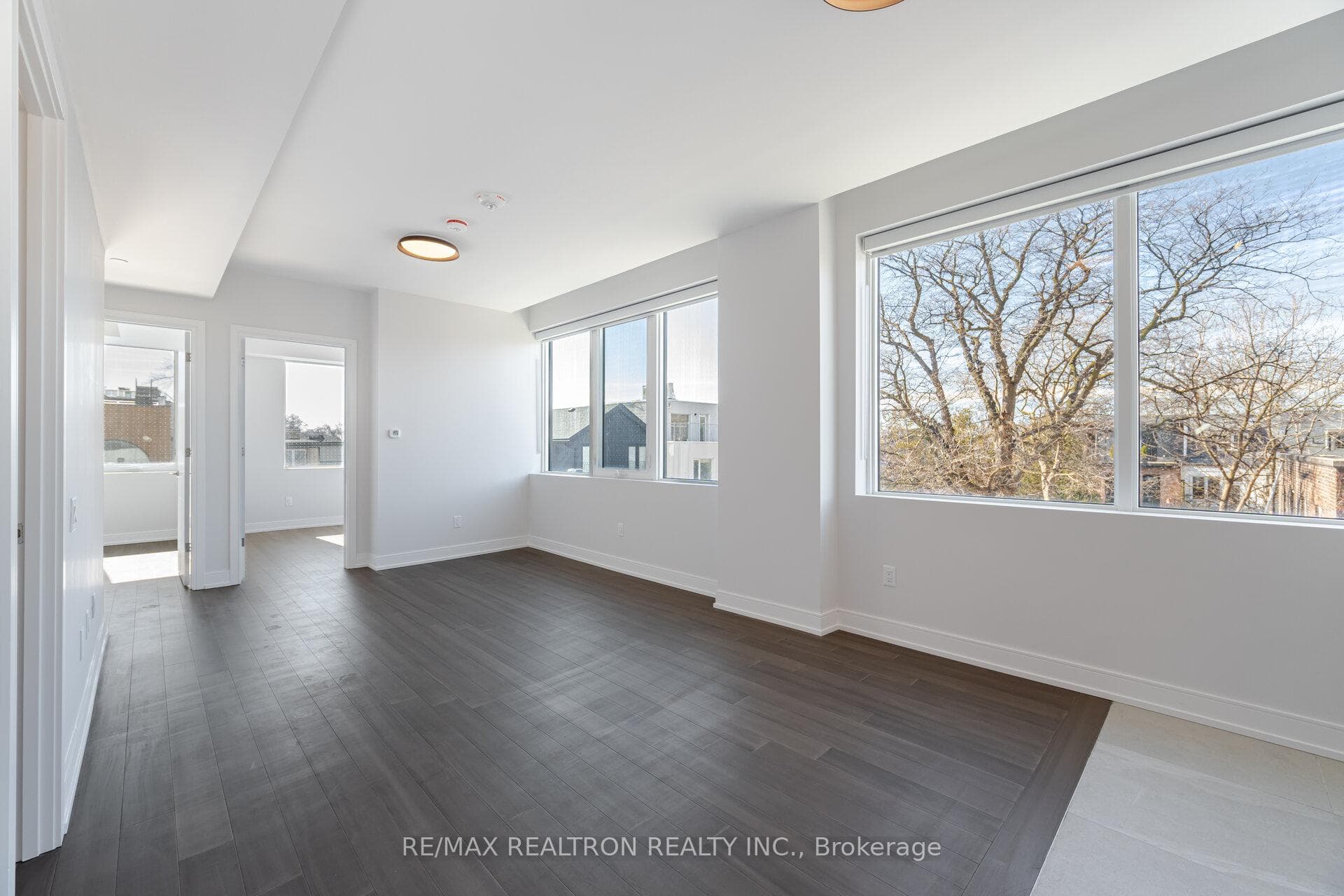 664 Spadina Avenue Unit 304 photo 4